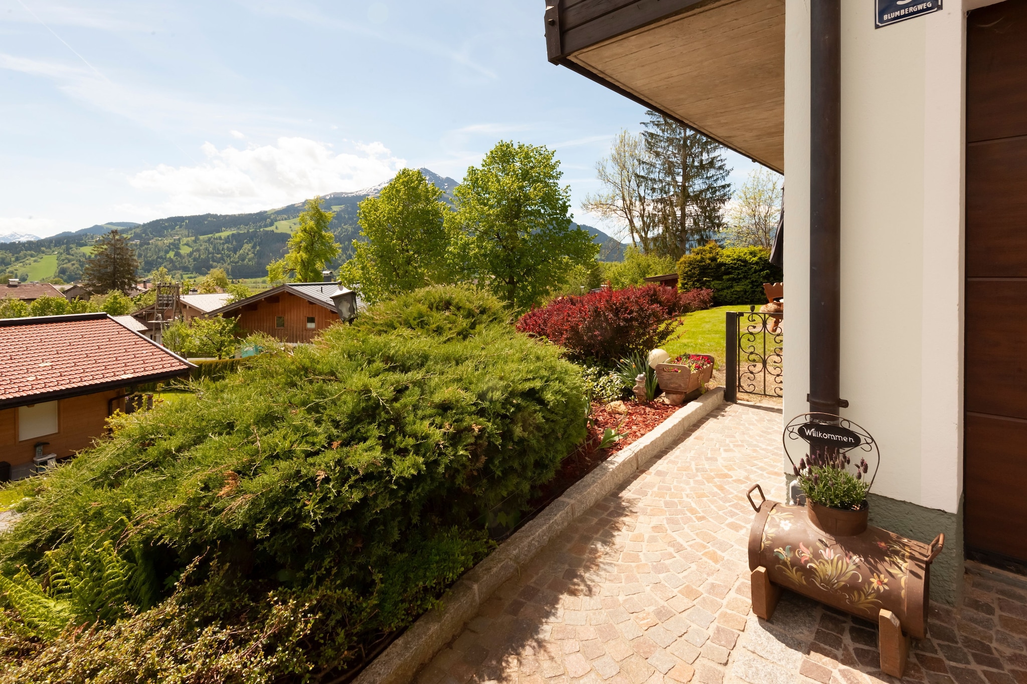 Stay in this apartment in St Johann featuring a beautiful terrace where you can relax with a glass of wine, a well-furnished garden and superb surrounding views. This place is ideal for vacations with a small family or a couple.

St Johann in Tirol is located in the Austrian municipality of KitzbÃ¼hel and has 42 km of slopes, stretching over Oberndorf, Kirchdorf and Erpfendorf. In the summer, the region is ideal for impressive cycling and hiking tours and you will find enough restaurants where you can dine into a cosy evening.
 
 
The accommodation has a well-equipped kitchen, but you can also light the barbecue for an atmospheric evening. Parking is also available here.
