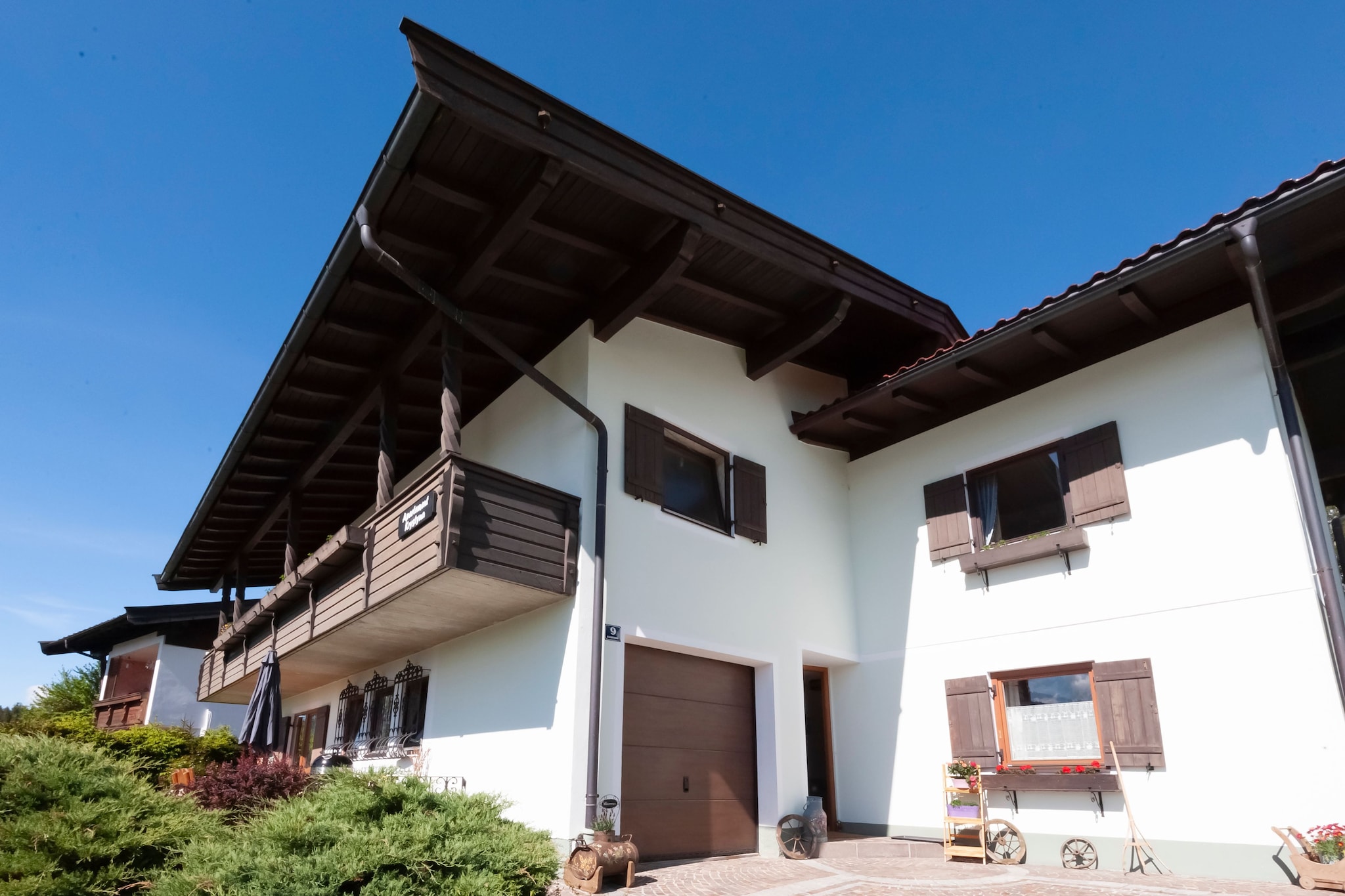 Ground floor: (Kitchen(cooker(2 ring stoves), fridge-freezer, washbasin), Living/bed room(double bed, TV, dining table), bathroom(shower, washbasin, toilet))\n\nterrace, garden, garden furniture, BBQ, parking