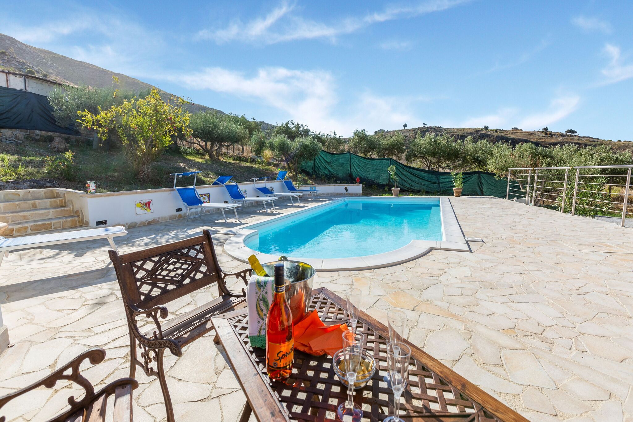 Mooi appartement in Realmonte met gedeeld zwembad