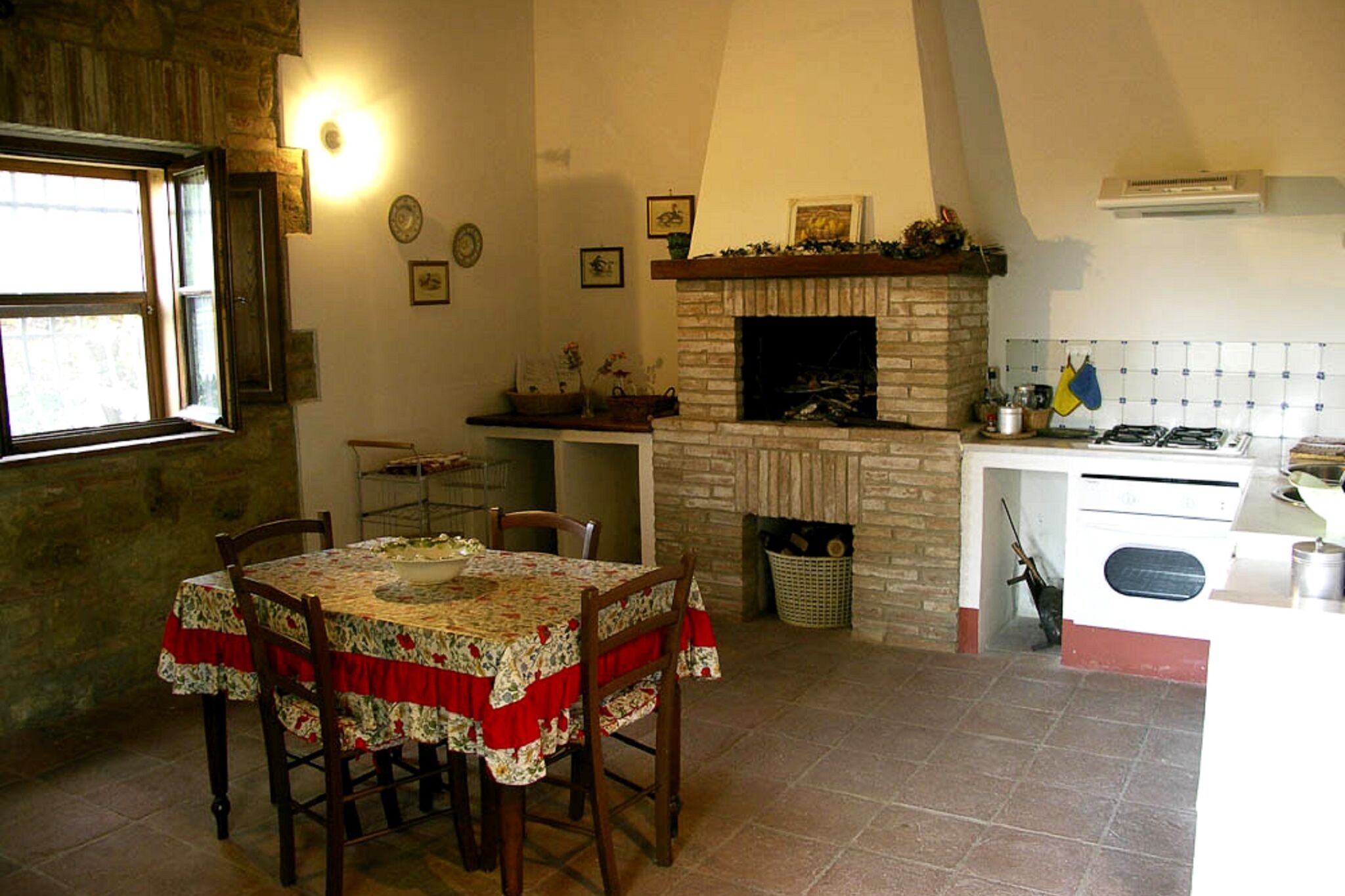 Attractive Holiday Home in Montepulciano with Swimming Pool