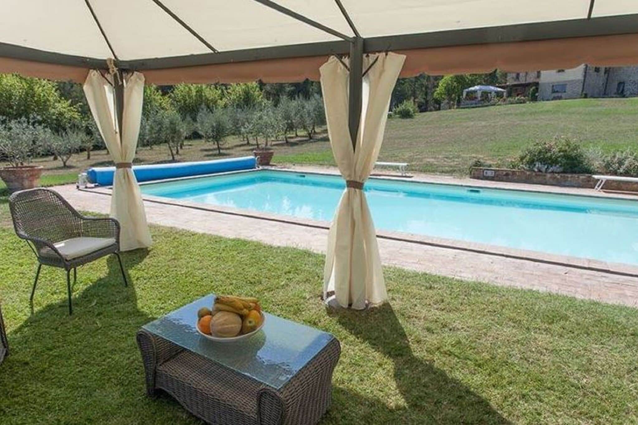 Belle maison de vacances à Cetona avec piscine privée