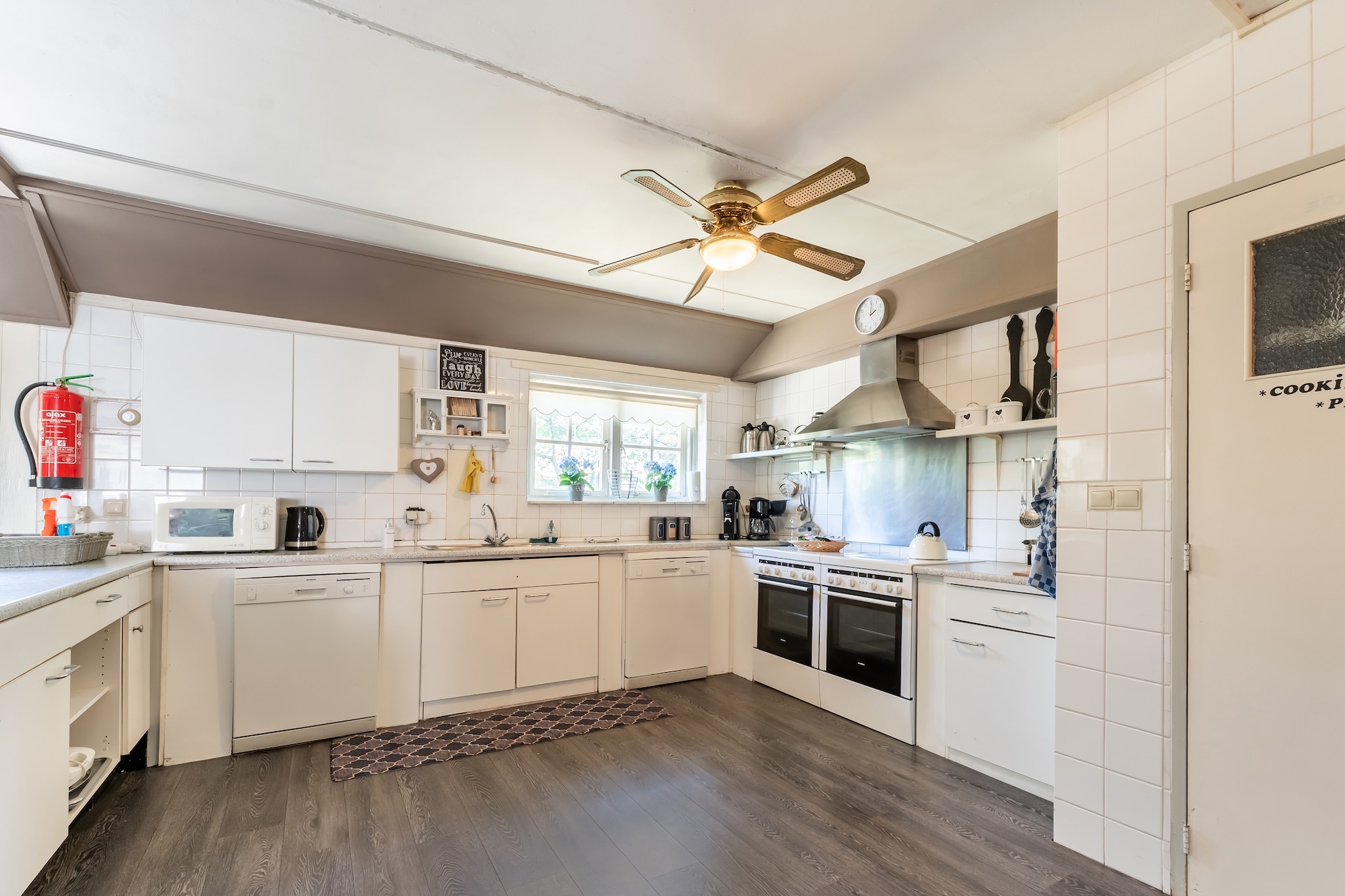 Group Home in Giethoorn with Waterside Terrace