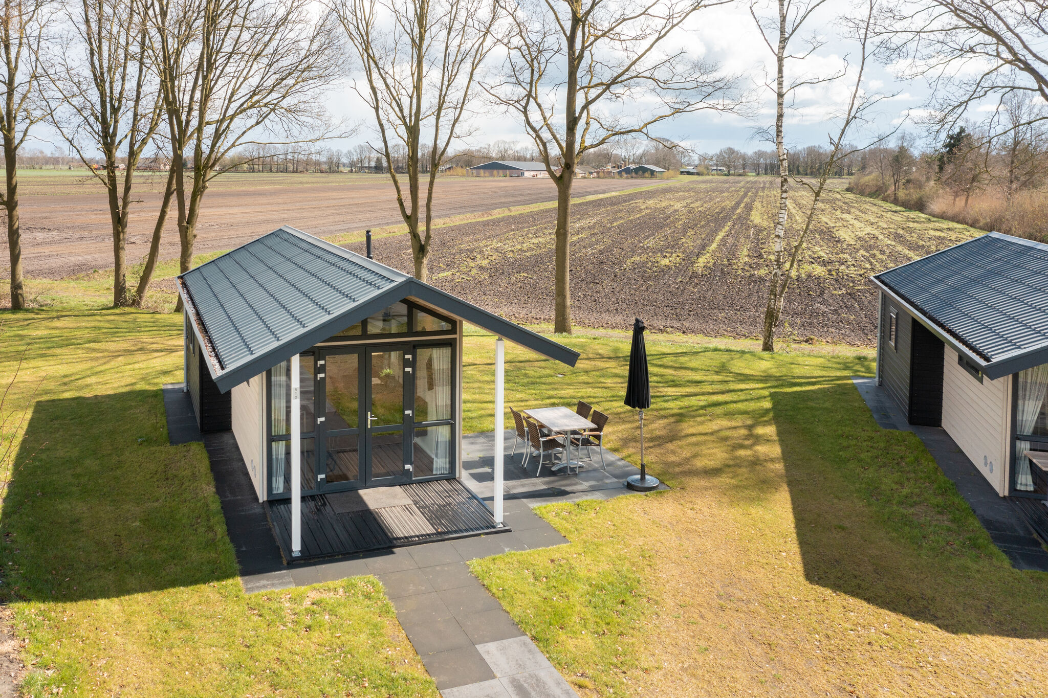 Leuk tiny house met airco, in het groene Twente