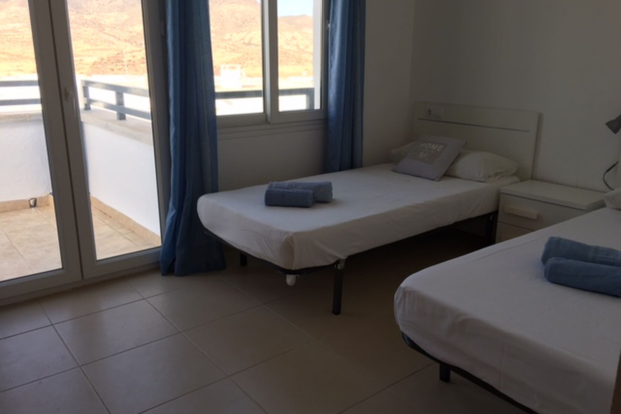 Schöne Villa in Nijar mit Salzwasserpool