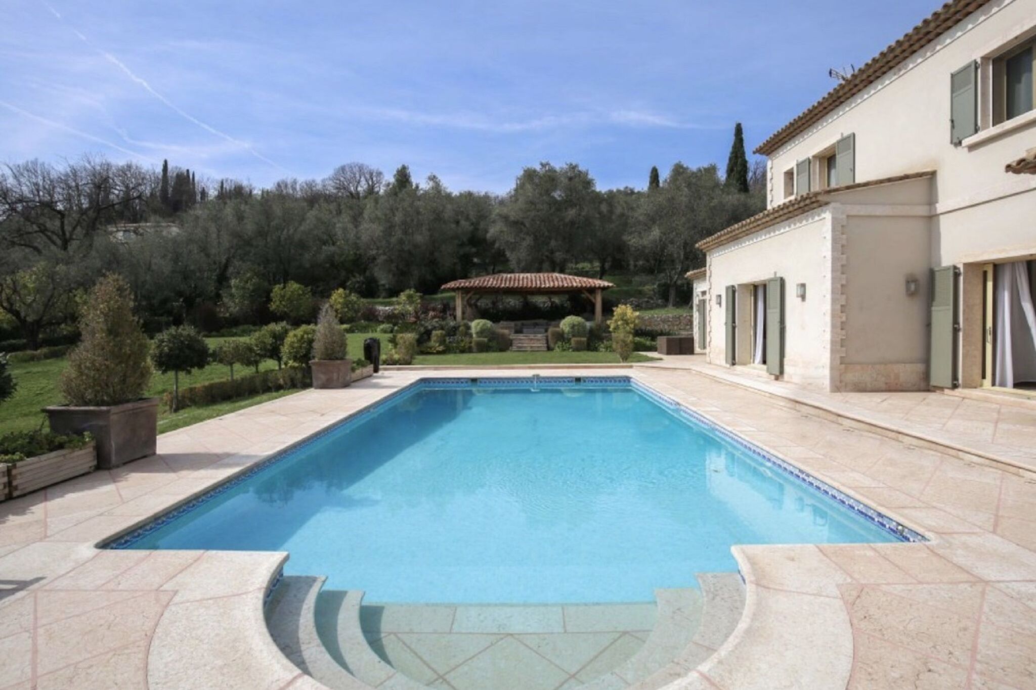 Beautiful villa in Grasse Chateauneuf with private pool