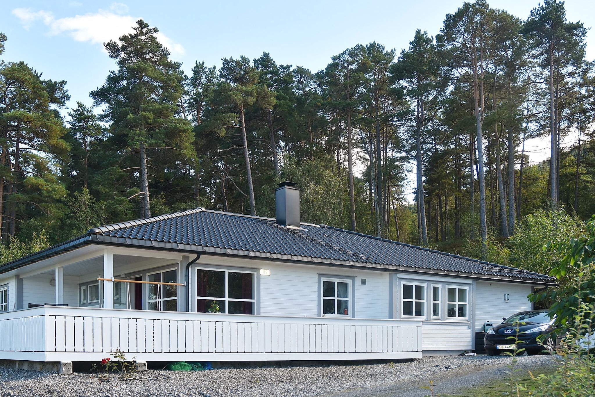 Beautiful holiday home with private pool and panoramic views of the fjord and mountains. Great for family vacation! A well-equipped holiday home with waterborne heat in the floors that provides a warm and good experience. In summer you have access to a 49 sqm, large outdoor pool approx. 40 m from the holiday home, surrounded by a large, fenced terrace. The pool is 2.1m deep, solar heated and the water temperature is just below the temperature in the shade. 1 km to shallow beach by the fjord. There are many roads up to the mountains, so that large mountain areas are easily accessible for hikes. Experience the high mountains at 1400 masl. and the total silence you find there. One of Norway's best salmon rivers, Gloppeelva, 4 km away and Eidsfossen with one of the longest salmon ladders in Europe. 3.5 km to the trout lake, Langedalsvannet. Day trips: Drive the fantastic Panorama Road between Lote and Blakset, a trip in the Nordfjord that almost takes your breath away with one huge panoramic view after another. Loen Skylift with commuter train from fjord to mountain in 5 minutes and Hoven view restaurant 1100 masl. Via Ferrata, in Loen and airy suspension bridge 750 masl. If you wish to rent a boat, contact the campsite about 2 km away for rental by the hour or day.