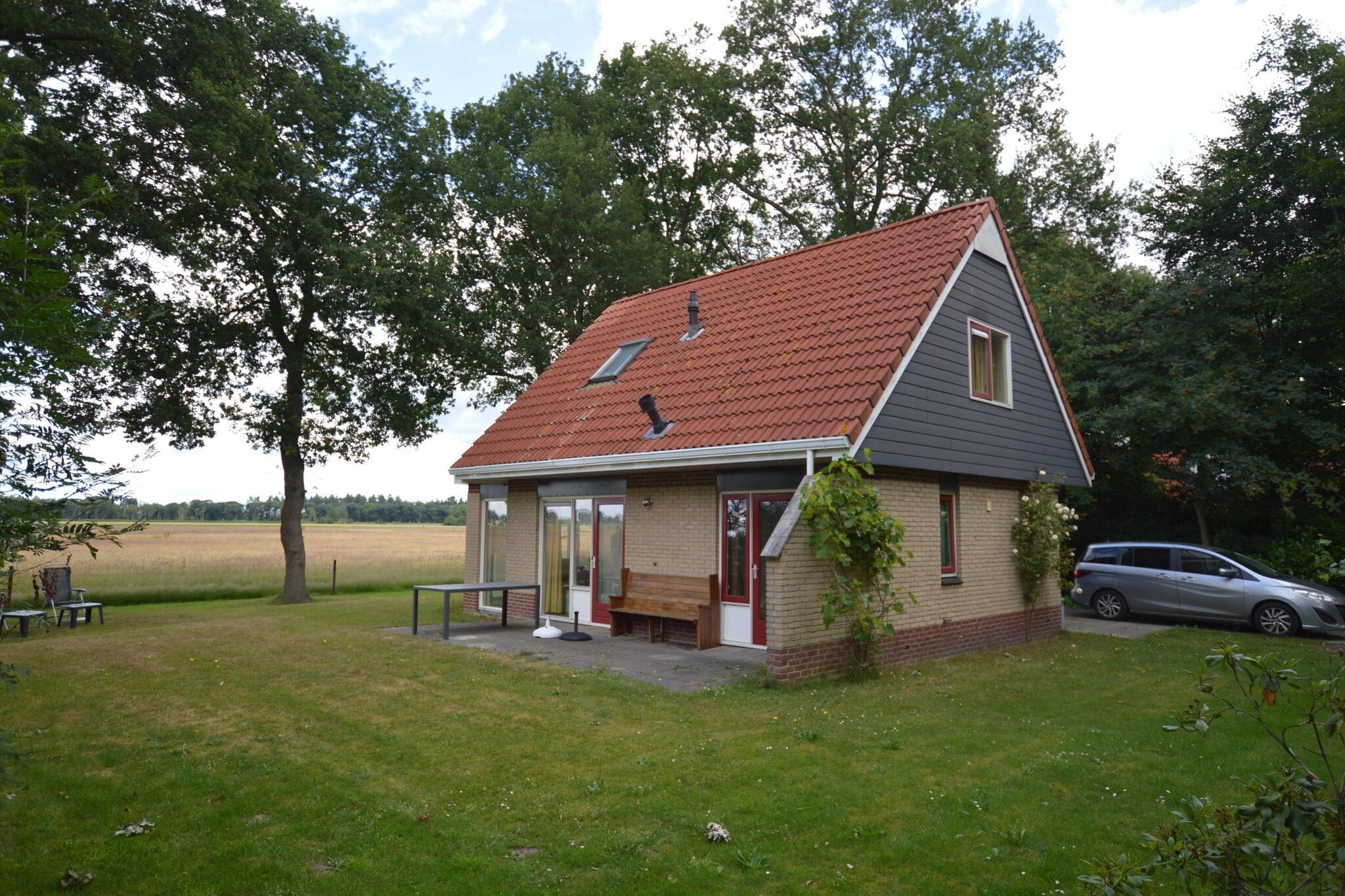 Gezellig vakantiehuis vlak bij de Lemelerberg met riante tuin