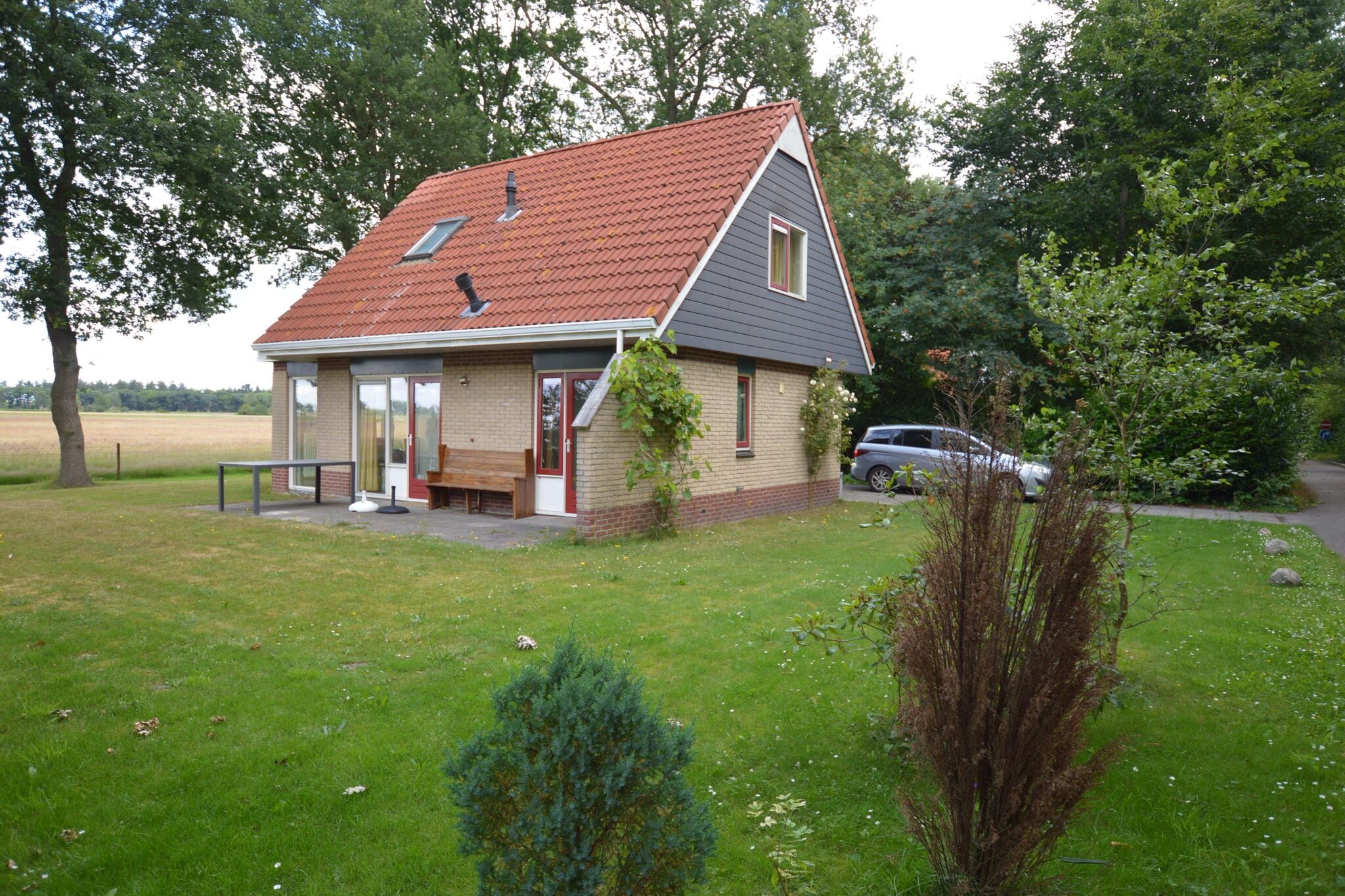 Gezellig vakantiehuis vlak bij de Lemelerberg met riante tuin