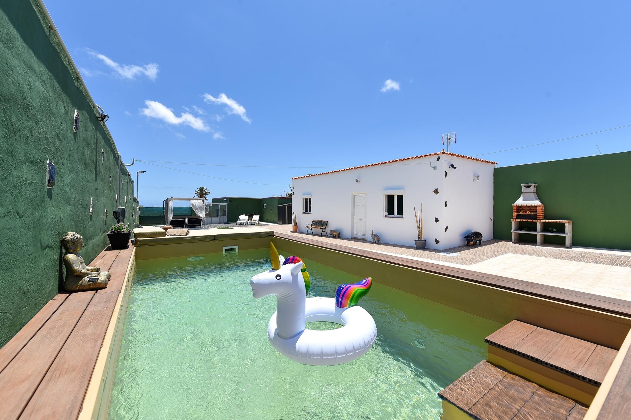 Maison de vacances rurale pour familles et groupes avec une belle piscine privée