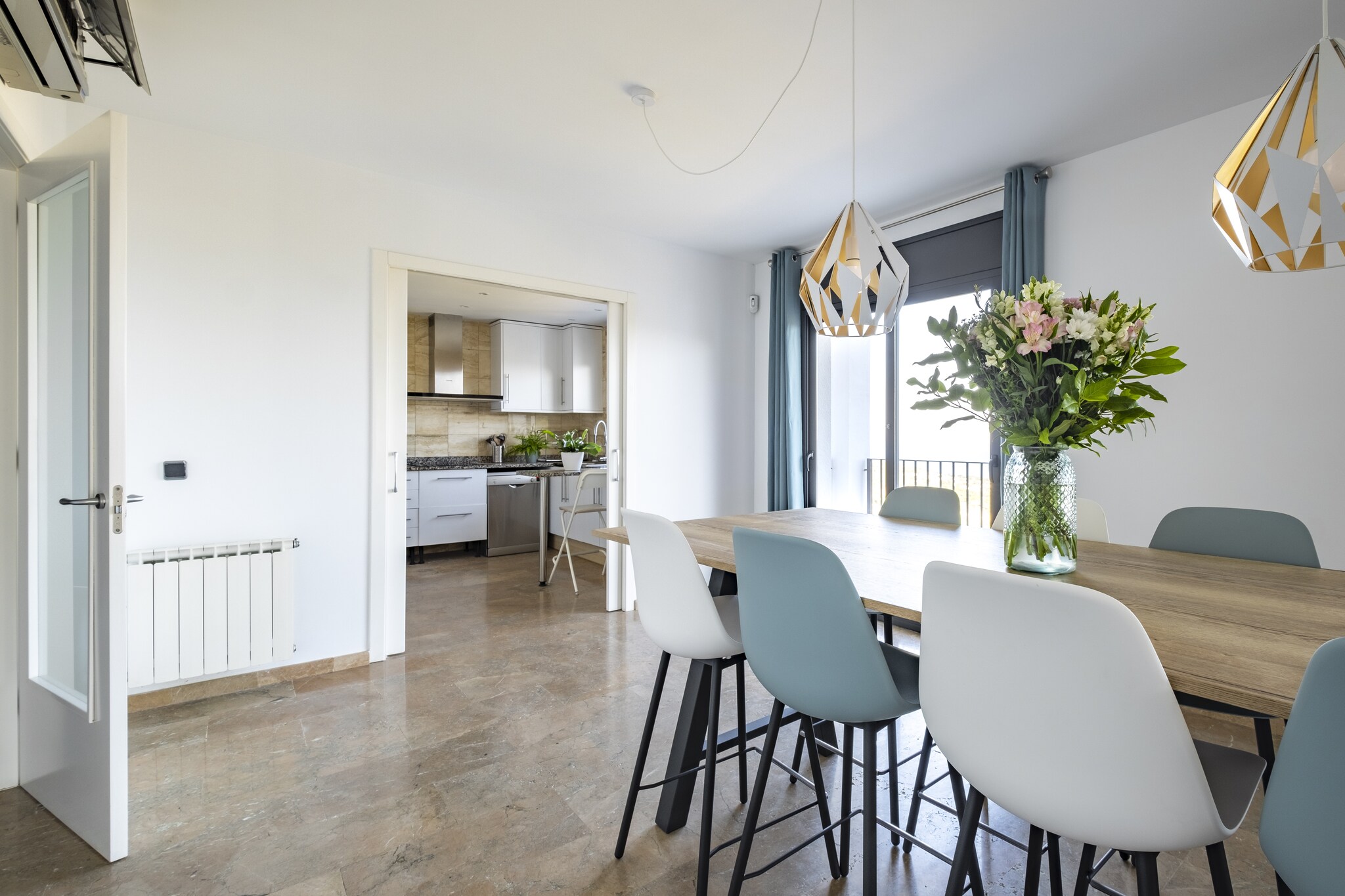 Ground floor: (Sitting room(double fold-away bed, TV, seating area), dining room(dining table(8 persons)), Kitchen(hob, electric kettle, toaster, hood, coffee machine, oven, microwave, dishwasher, fridge-freezer, Juicer), washing room(washing machine, ironing board, iron), toilet, terrace, air conditioning(paid))\n\nOn the 1st floor: (bedroom(double bed(180 x 200 cm), TV, balcony or terrace), bedroom(single bed(90 x 200 cm), single bed(90 x 200 cm), balcony or terrace), Bedroom with bathroom(single bed, single bed, shower, washbasin, toilet), bathroom(shower, washbasin, toilet), air conditioning(paid))\n\ncot, BBQ, parking, swimming pool(private, outside, heated, fenced, opened from Jan upto and including Dec), high chair