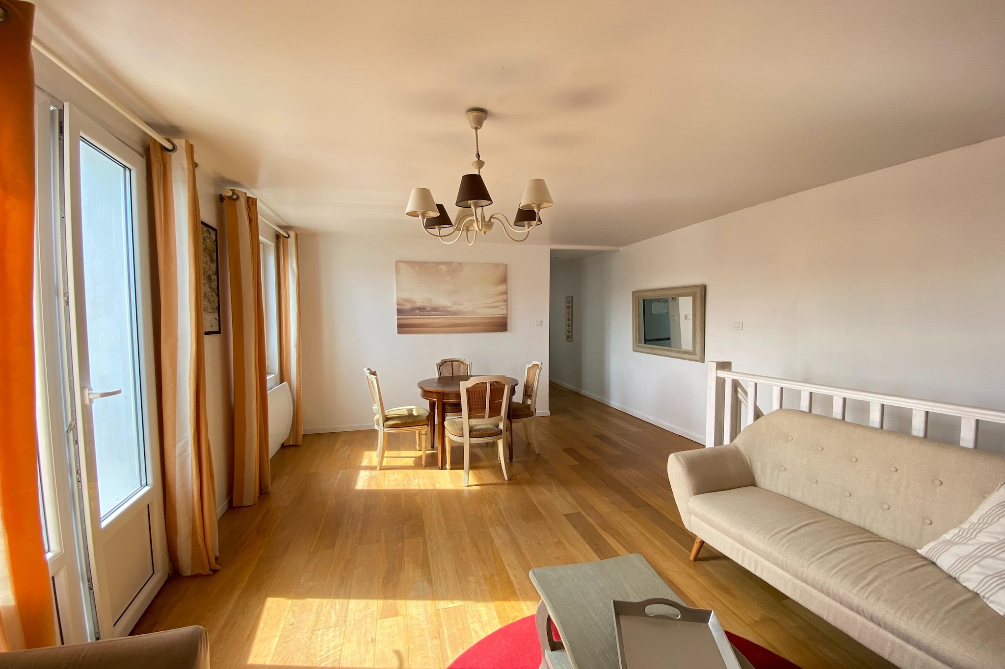 Ground floor: (bathroom(shower, toilet))\n\nOn the 1st floor: (Kitchen(hob(4 ring stoves, induction), electric kettle, toaster, coffee machine(filter), oven, microwave, dishwasher, fridge), Living/diningroom, bedroom(double bed(140 x 190 cm)), bedroom(double bed(140 x 190 cm)), bedroom(single bed(90 x 190 cm), single bed(90 x 190 cm)), bathroom(shower, toilet))\n\nTV(german television channels), radio, tumble dryer, washing machine, heating(electric), terrace(roofed), terrace, garden furniture, sun loungers, parking lot(public), parasol, children\'s bed, Sunscreen, baby crib(free)
