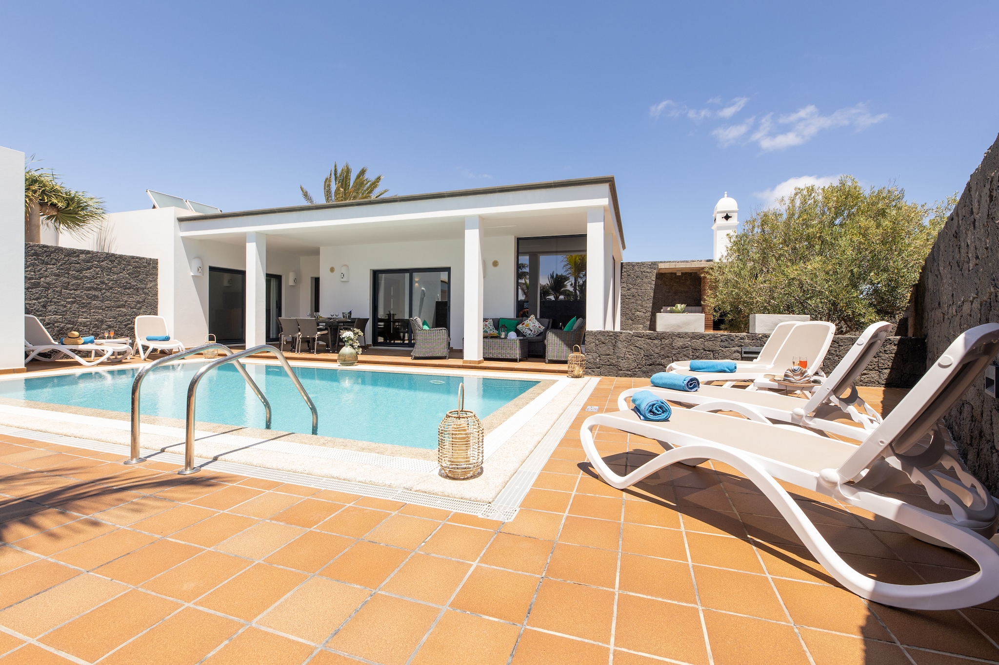 Villa A-Buitenkant zomer