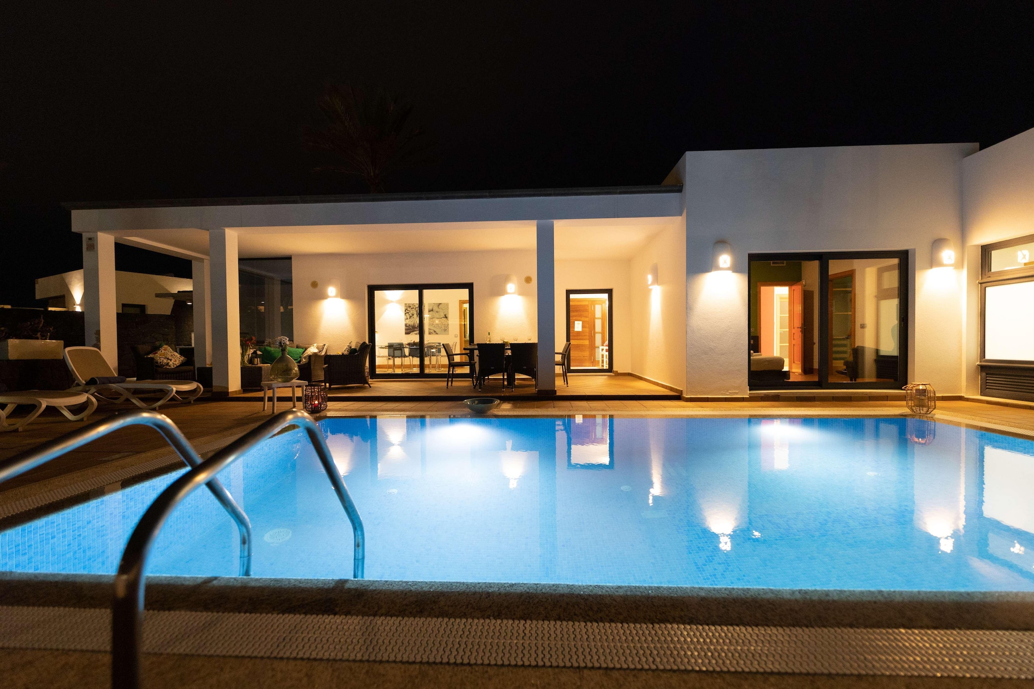 Villa B-Außenbereich Sommer