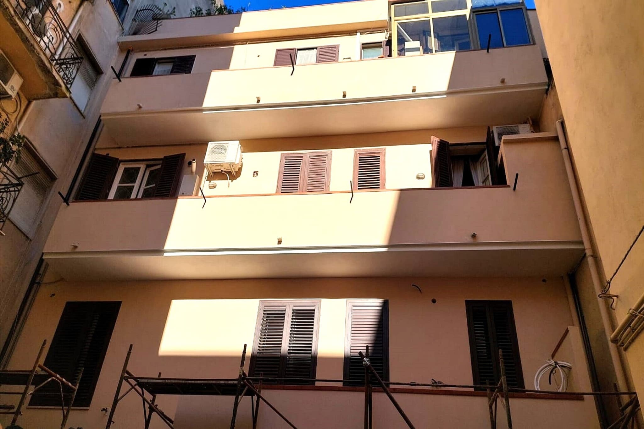 Exterior Summer