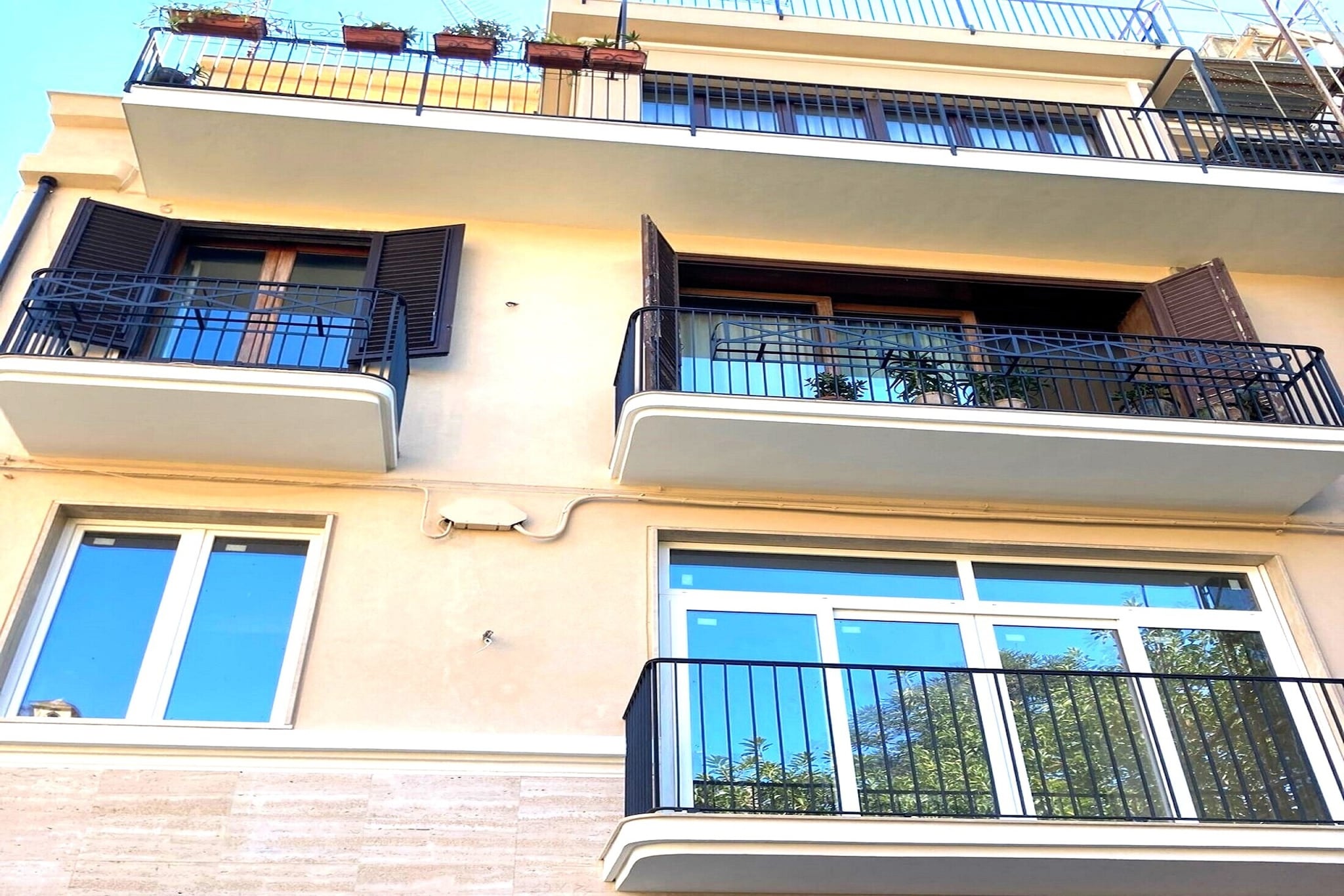 Exterior Summer