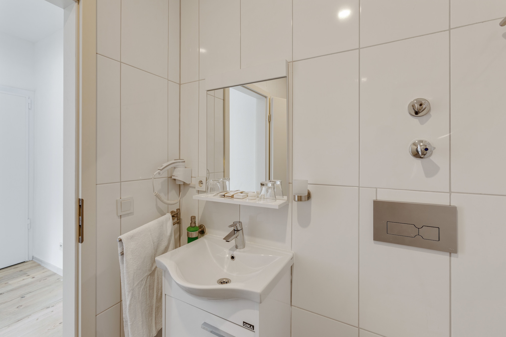 Kispet zwei Doppelzimmer Oberhausen-Badkamer