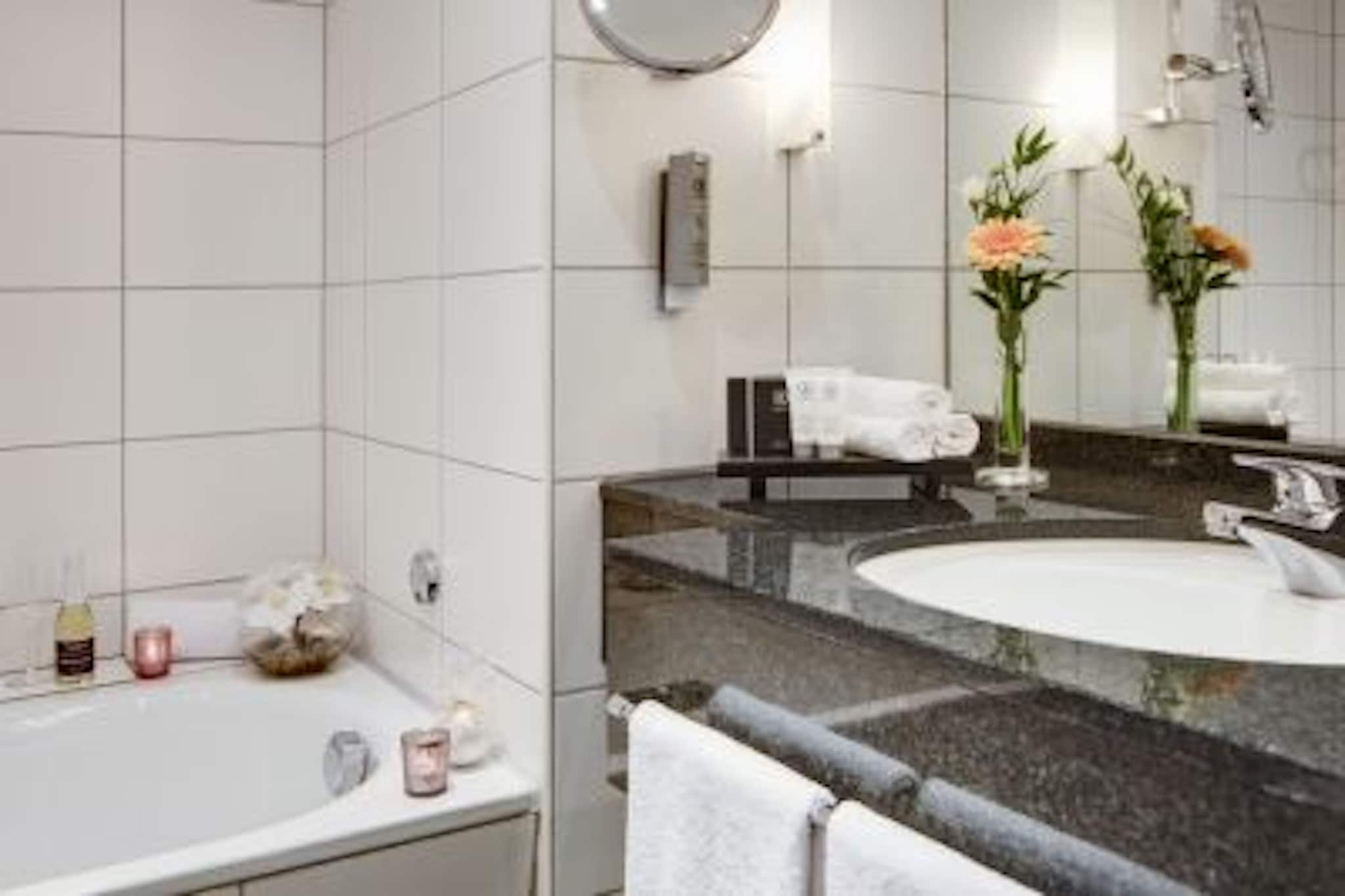 Kispet zwei Doppelzimmer Oberhausen-Badkamer