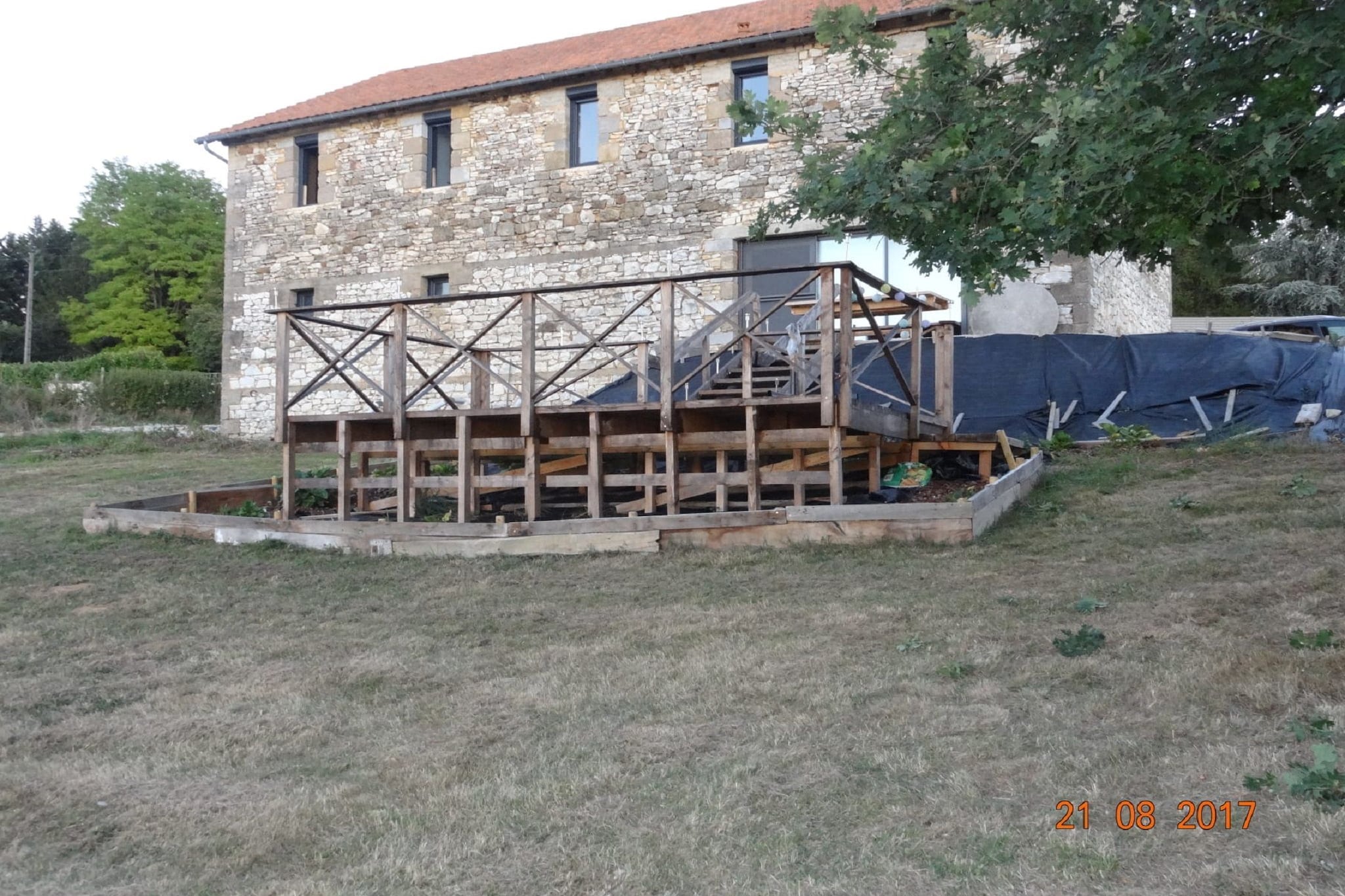 La Glevade-Exterior summer