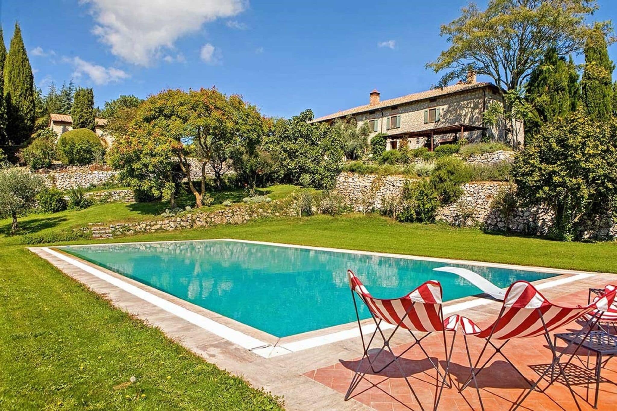Anmutiges Ferienhaus in Sarteano mit privatem Pool