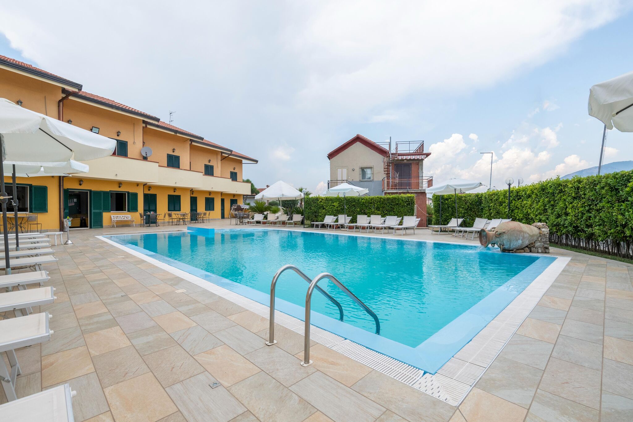 Entzückende Wohnung in Paestum mit Swimmingpool