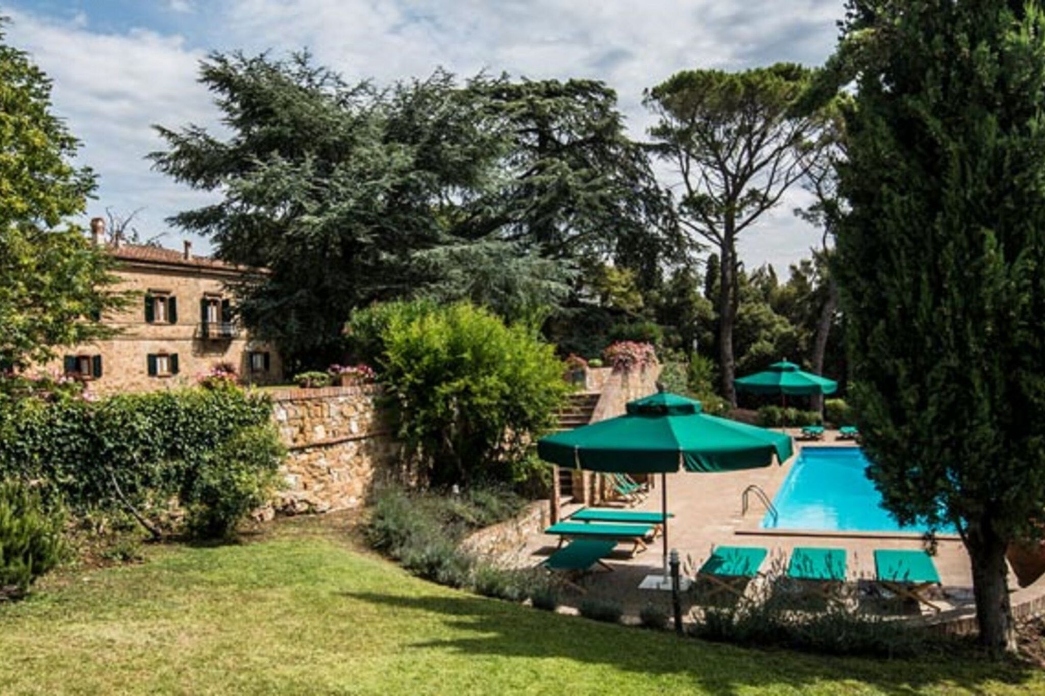 Élégante maison de vacances à Montaione avec piscine privée