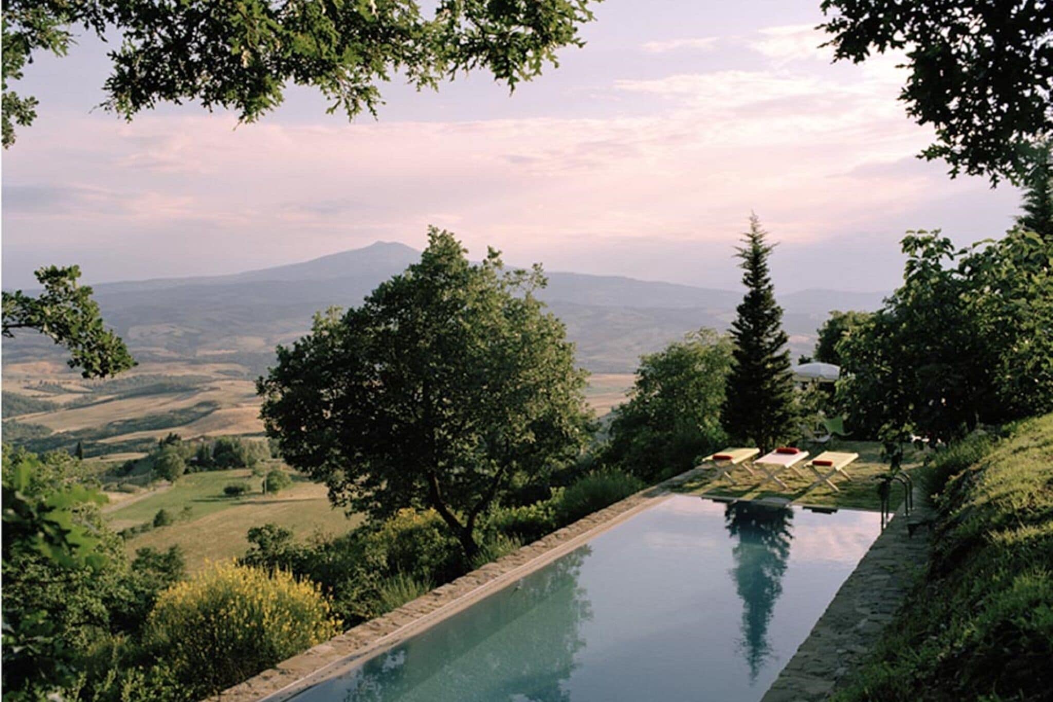 Maison de vacances authentique à Sarteano avec piscine