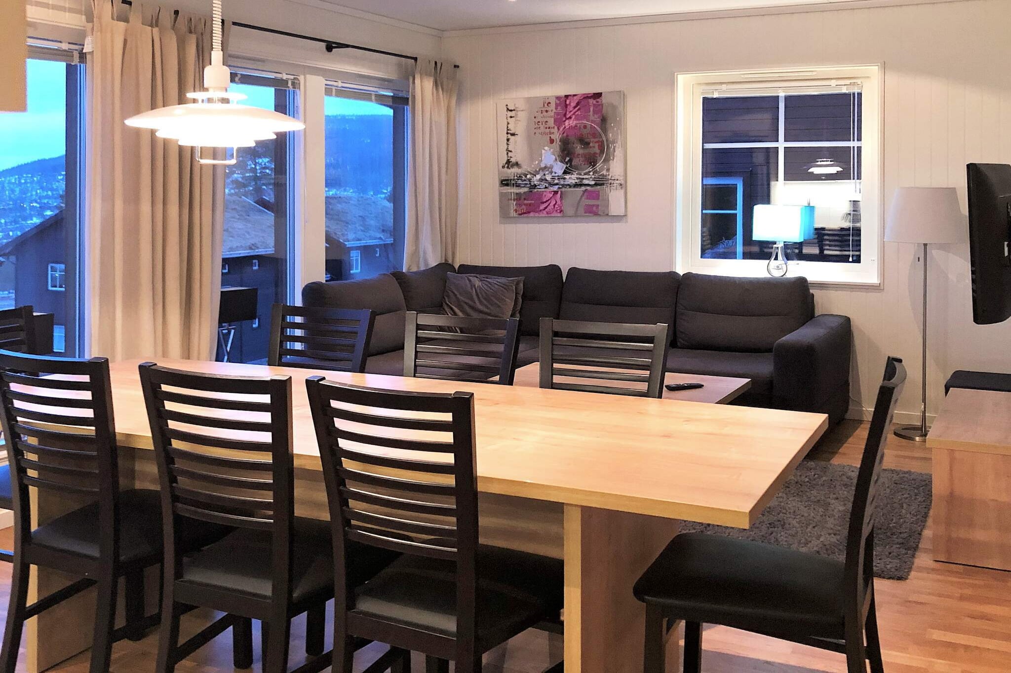 open kitchen(cooker(electric), hood, coffee machine, microwave, dishwasher, fridge-freezer), Living/bed room(TV(cable, swedish TV channels)), bedroom(2x single bed), bedroom(2x single bed), bedroom(4x bunk bed), bathroom(floor heating)(washbasin, shower, toilet, washing machine, drying cabinet), bathroom(floor heating)(washbasin, shower, toilet), sauna(indoor, 6 persons), heating(central), parking