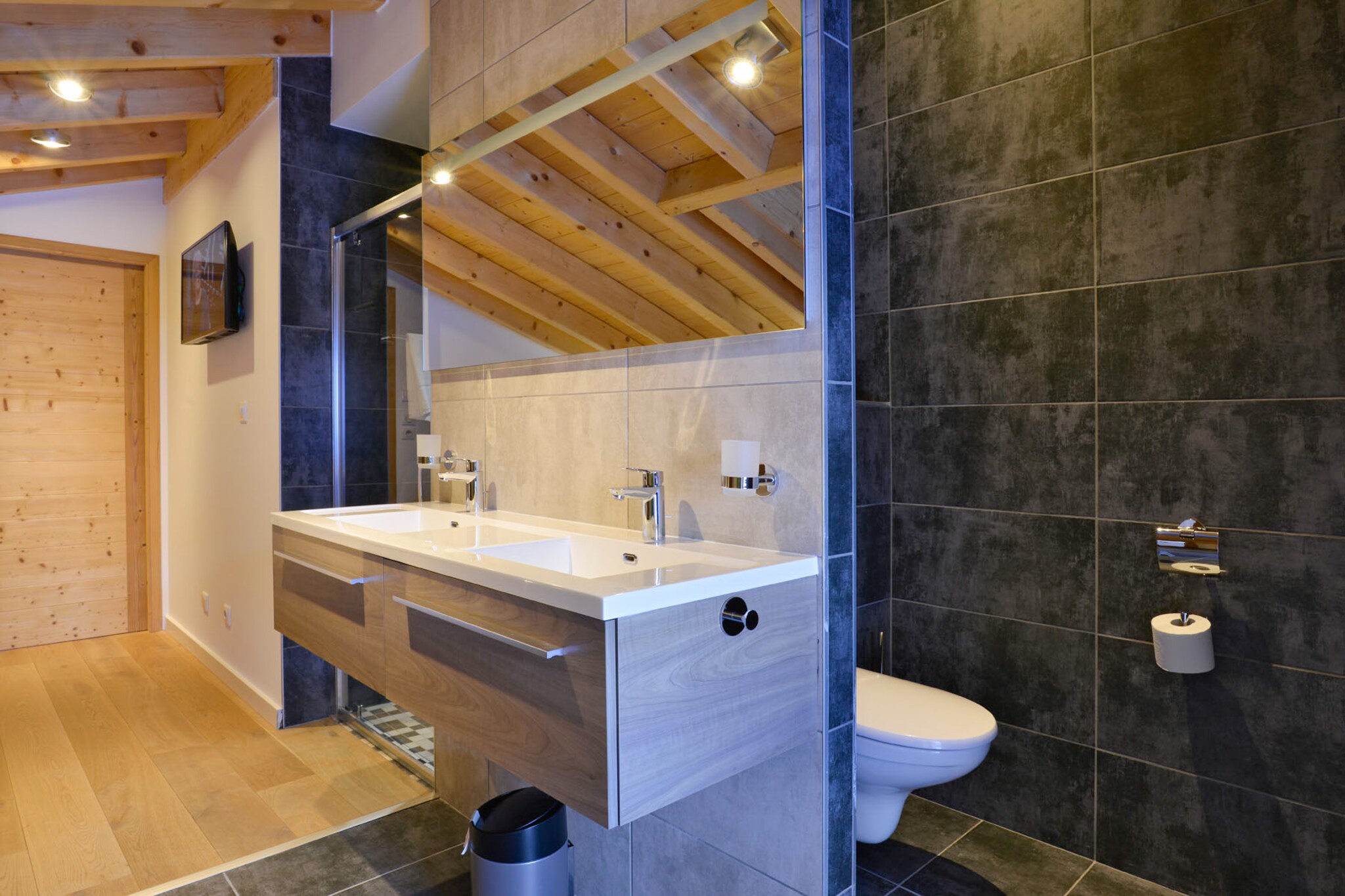 Penthouse 8p.-Badkamer