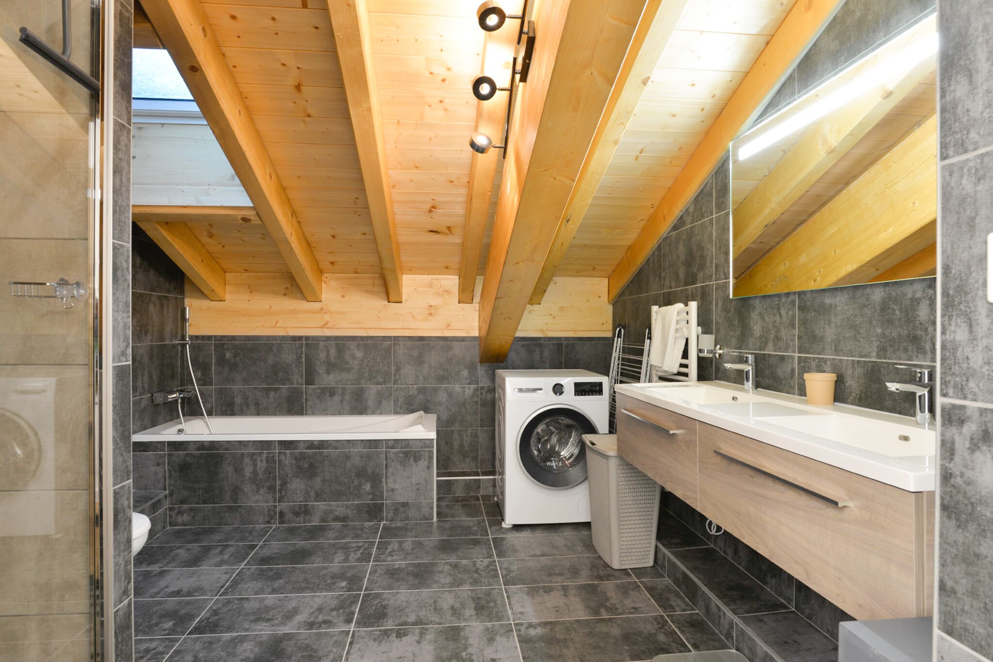 Penthouse 8p.-Badkamer