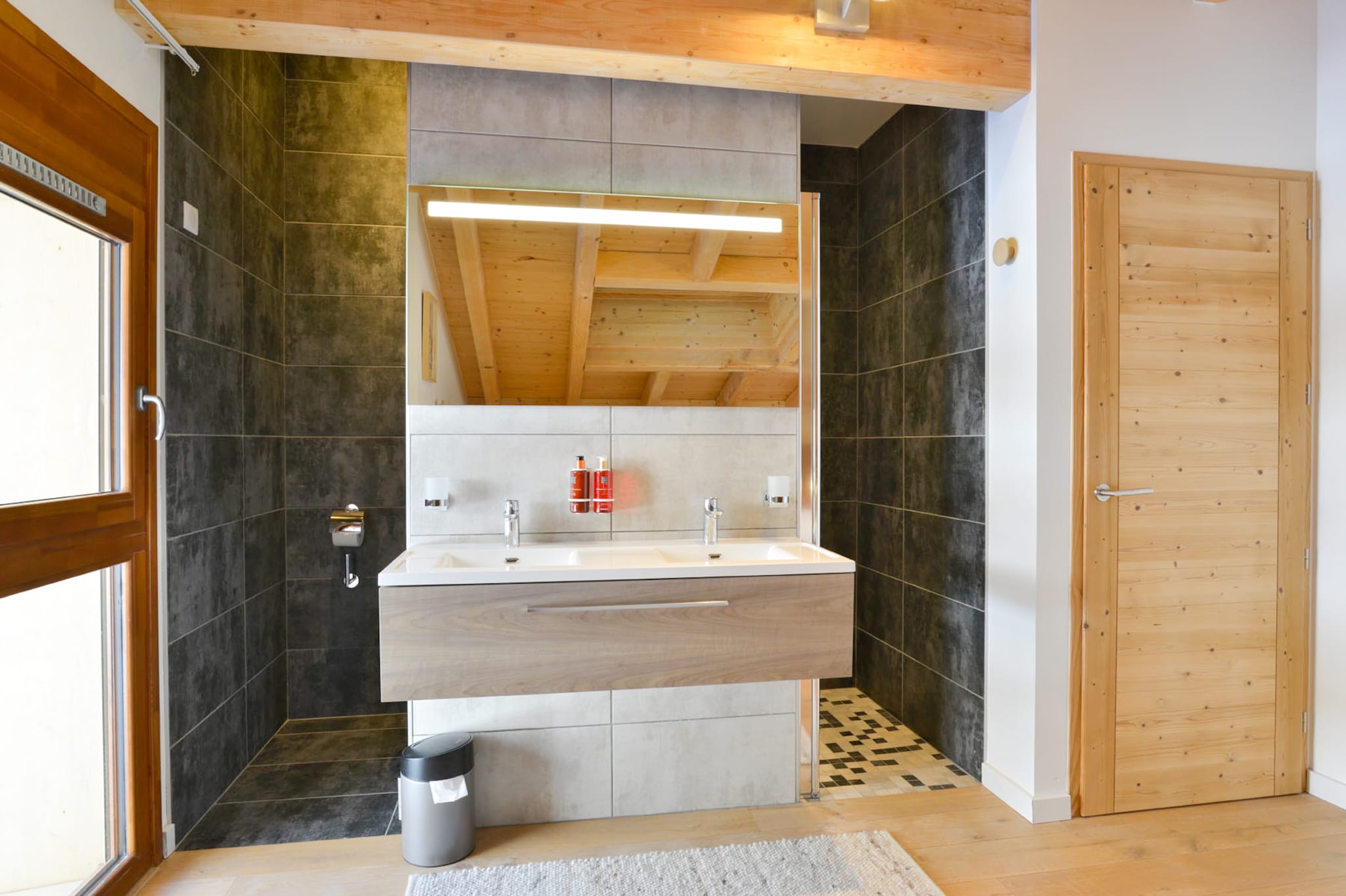 Penthouse 8p.-Badkamer
