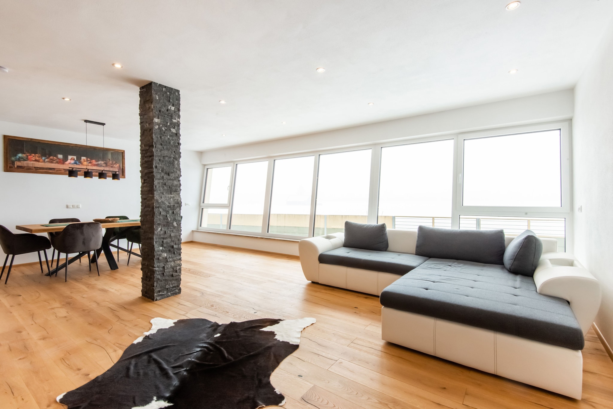 Ground floor: \n\nOn the 1st floor: (Entrance(acces via outside stairway), open kitchen(toaster, cooker(4 ring stoves, ceramic), hood, coffee machine(fully automatic), oven, microwave, dishwasher, fridge-freezer), Living/diningroom(double sofa bed, TV(flatscreen), dining table, seating area), bedroom(double bed(180 x 200 cm), TV(flatscreen)), bathroom(bath tub, shower, washbasin), toilet(washbasin, toilet))\n\nOn the 2nd floor: (Bedroom with bathroom(double bed(boxspring, 180 x 200 cm), TV(flatscreen), shower, washbasin, toilet), Bedroom with bathroom(double bed(boxspring, 180 x 200 cm), TV(flatscreen), shower, washbasin, toilet))\n\nski storage(ski boot heaters), roof terrace, garden, garden furniture, parking