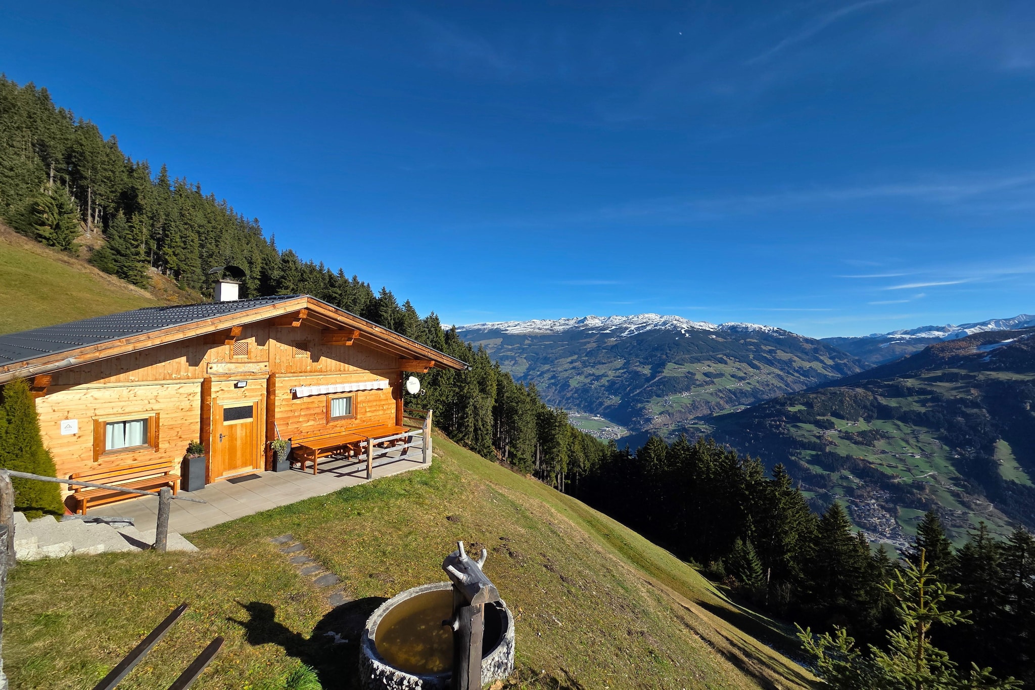 Almhütte Nase-Buitenkant zomer