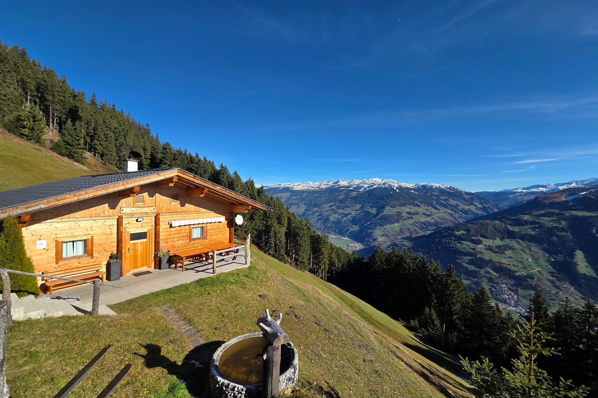 Almhütte Nase-Buitenkant zomer