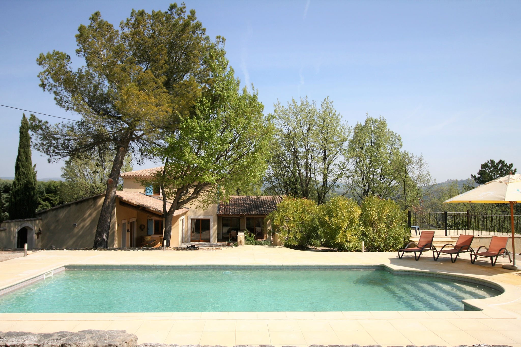 Luxuriöse Villa mit privatem Pool in Saignon, Frankreich