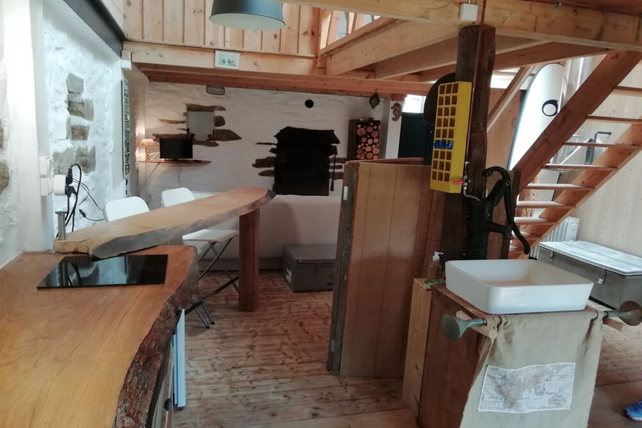 Stay near Pointe du Raz & Beach