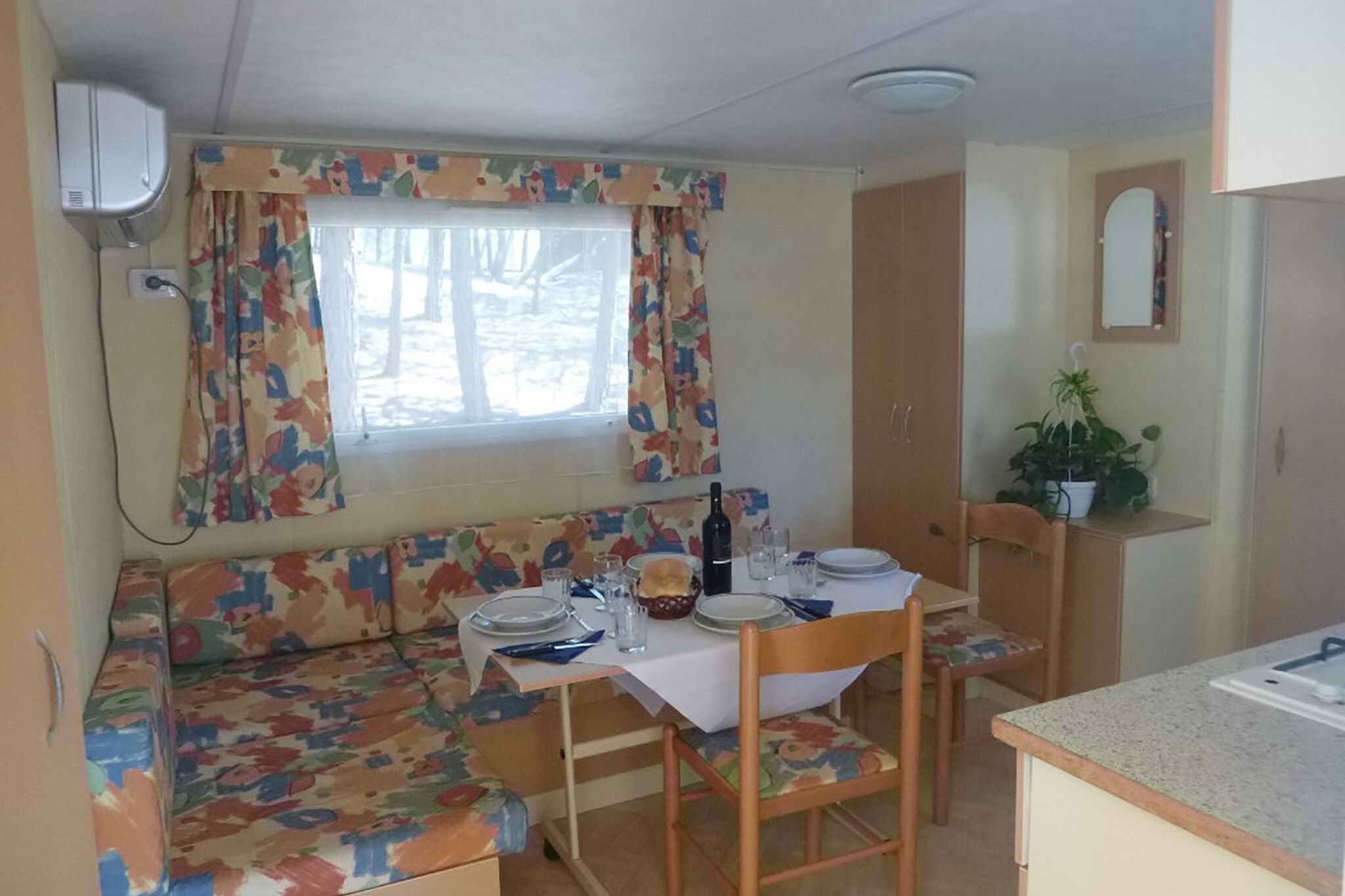 Cosy mobile home in Sorso with garden