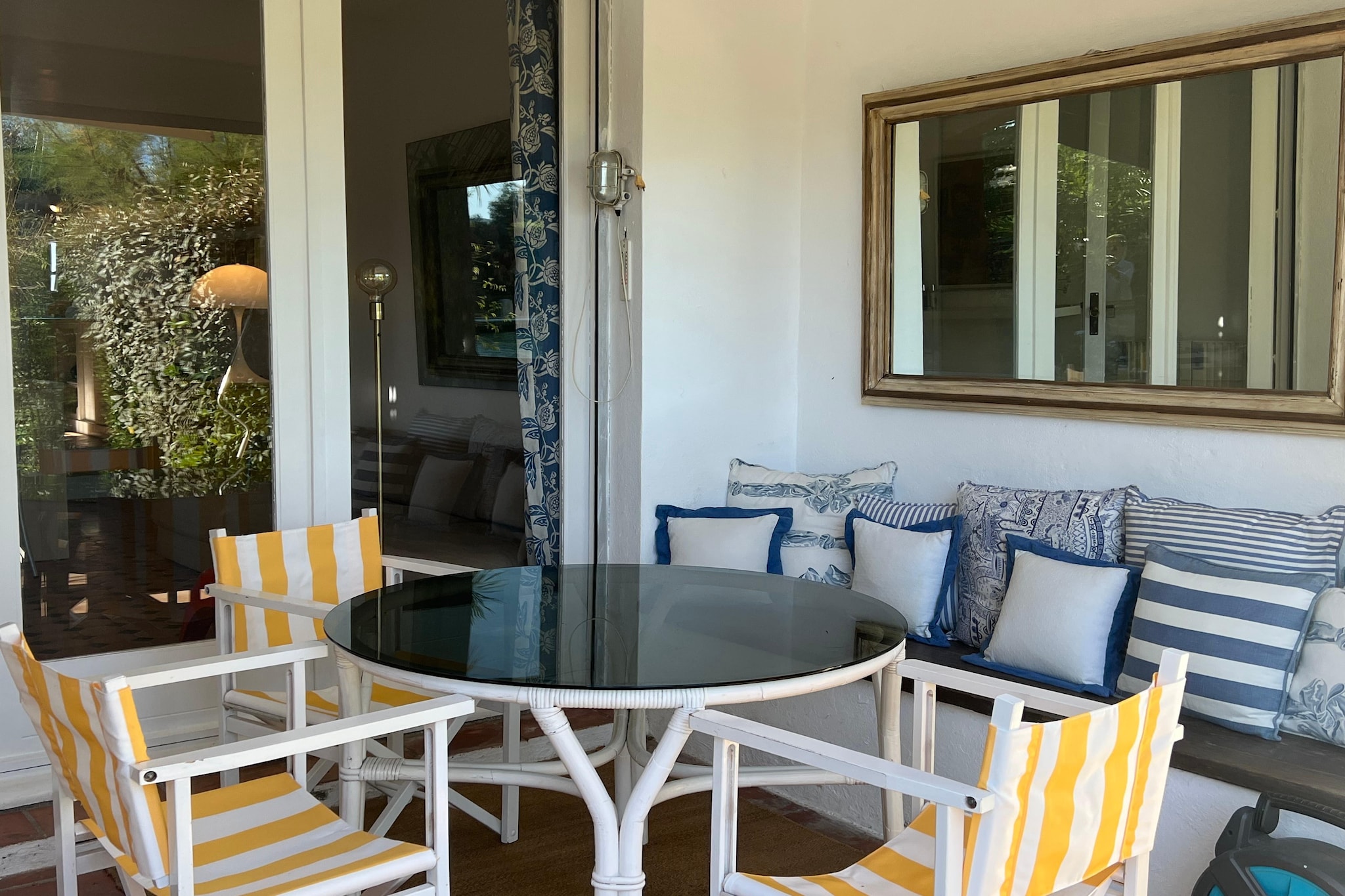 An optional utilities and service fee of EUR 250,00 will be charged before your arrival. Details are given below.<br> You will find this lovely holiday home in Port Grimaud. The house has a sunny terrace and garden overlooking the "Giscle" which opens into the sea. At the front, you are directly on the private beach of Port Grimaud. A wonderful holiday for beach and sea lovers is guaranteed! The centre is 300 m away where you can shop and spend time with your loved ones. Buy the general supplies required for the stay from the supermarket 500 m away. The parking facility is available right outside the apartment in 10 m distance. There are many other travel attractions worth visiting. The house has 1 bedroom and a sofa bed for 2 people in the living room. There is a brand-new kitchen with all amenities. The renovated bathroom has a nice walk-in shower.
About Belvilla: With Belvilla, an unforgettable holiday is guaranteed. We offer a wide range of unique holiday homes that will make your summer holiday, weekend getaway or skiing holiday extra special. Our range includes more than 40,000 holiday homes in 20 European countries. Whether you are looking for an authentic country house with pool in France, a charming house in Tuscany or a cosy chalet in the Alps - with us you will find the perfect accommodation for your family, as a couple or large group. Our holiday homes are located in beautiful places, be it on the coast, high in the mountains or in the middle of the city. Each house is unique and reflects the regional characteristics. At Belvilla you enjoy absolute freedom and privacy. You can have breakfast in your pyjamas or talk undisturbed in the evening without having to worry about curfew. In your own holiday home you can prepare delicious meals with local ingredients or take a relaxing break at any time. You stay among locals and experience the authentic atmosphere of the region first hand. Our homeowners or managers are discreetly available on site and will be happy to give you valuable insider tips about the area. At Belvilla, we are constantly on the lookout for new homes and destinations that meet the wishes of our guests. Book your holiday today and we will ensure an unforgettable stay in one of our unique holiday homes. <br><b> Optional Utilities & Service Package </b><br><b> An optional utilities and service package of EUR 250,00 </b> can be selected prior to your arrival. You will receive a separate communication with the payment link should you wish to include it.<br>This package ensures a seamless stay and conveniently covers services such as final cleaning, utility consumption, service support, and protection against minor damages or incidental costs during your stay.<br>Guests who prefer may manage these services independently, provided the property is returned in good order at check-out.