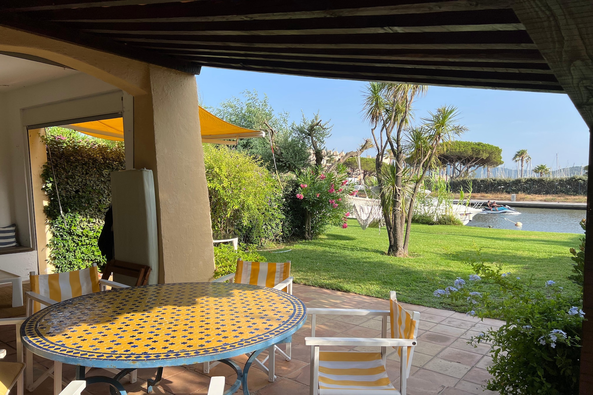 Lovely holiday apartment by the sea in Grimaud