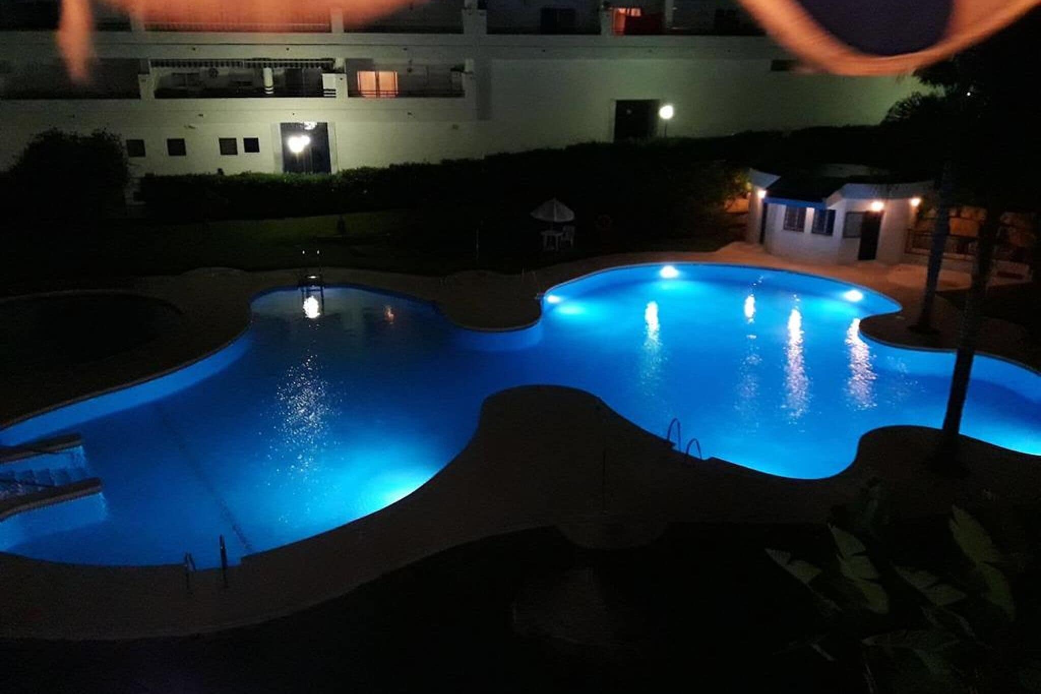 Maison de vacances confortable à Marbella avec piscine commune