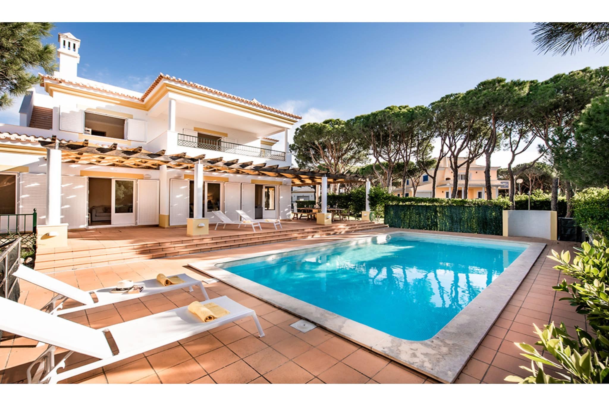Large villa with swimming pool within walking distance to the beach
