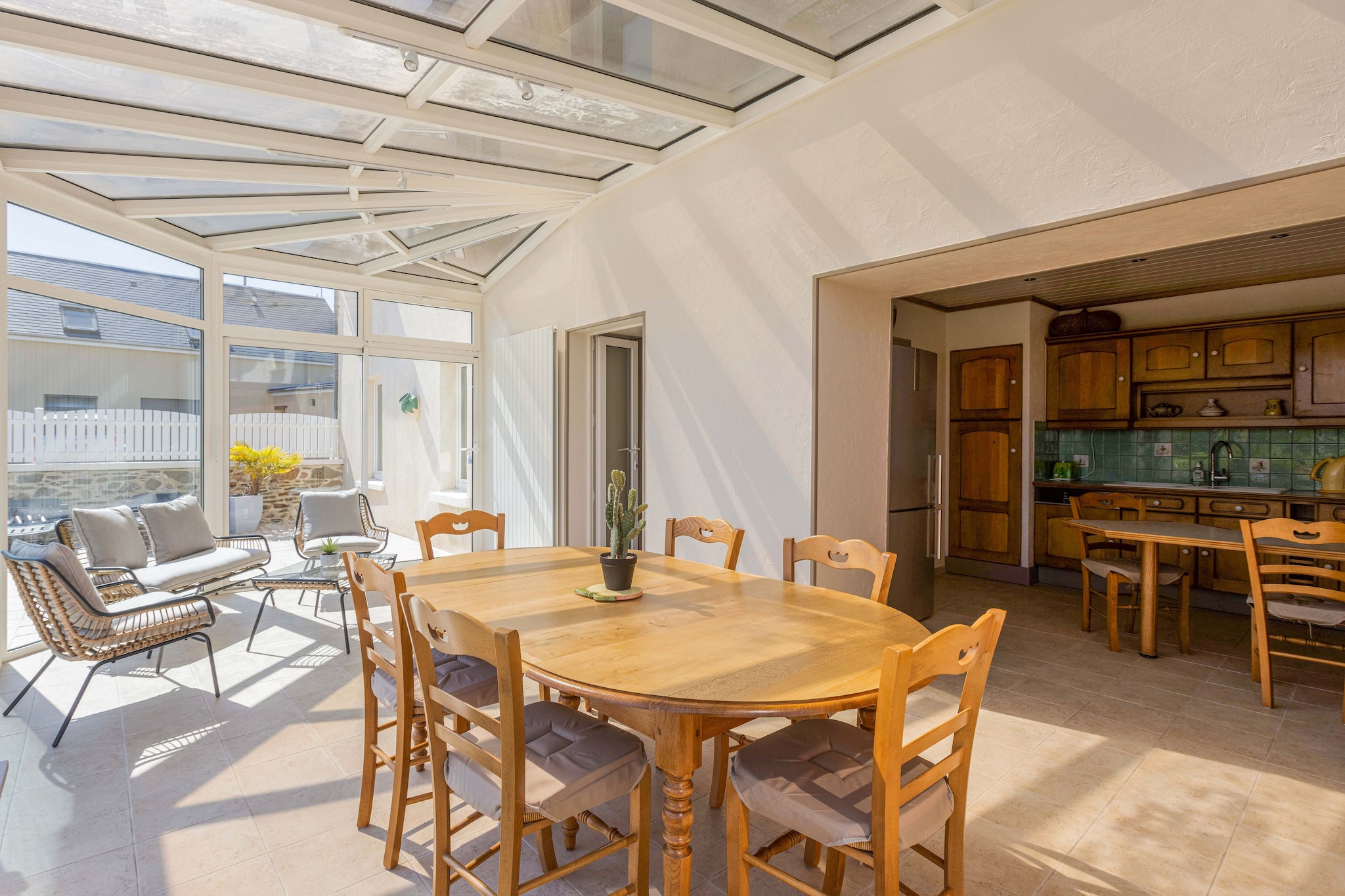 Ground floor: (Kitchen(cooker, hood, coffee machine, oven, microwave, fridge-freezer, high chair), Living/diningroom(double sofa bed, TV(flatscreen, smart TV), dining table, fireplace, seating area, wireless music system), veranda(dining table), toilet)\n\nOn the 1st floor: (bedroom(double bed), bedroom(double bed), bedroom(double trundle bed, cot), bathroom(bath tub, shower, washbasin, washbasin), toilet)\n\nterrace, garden, BBQ, parking, boules court, air to air heatpump