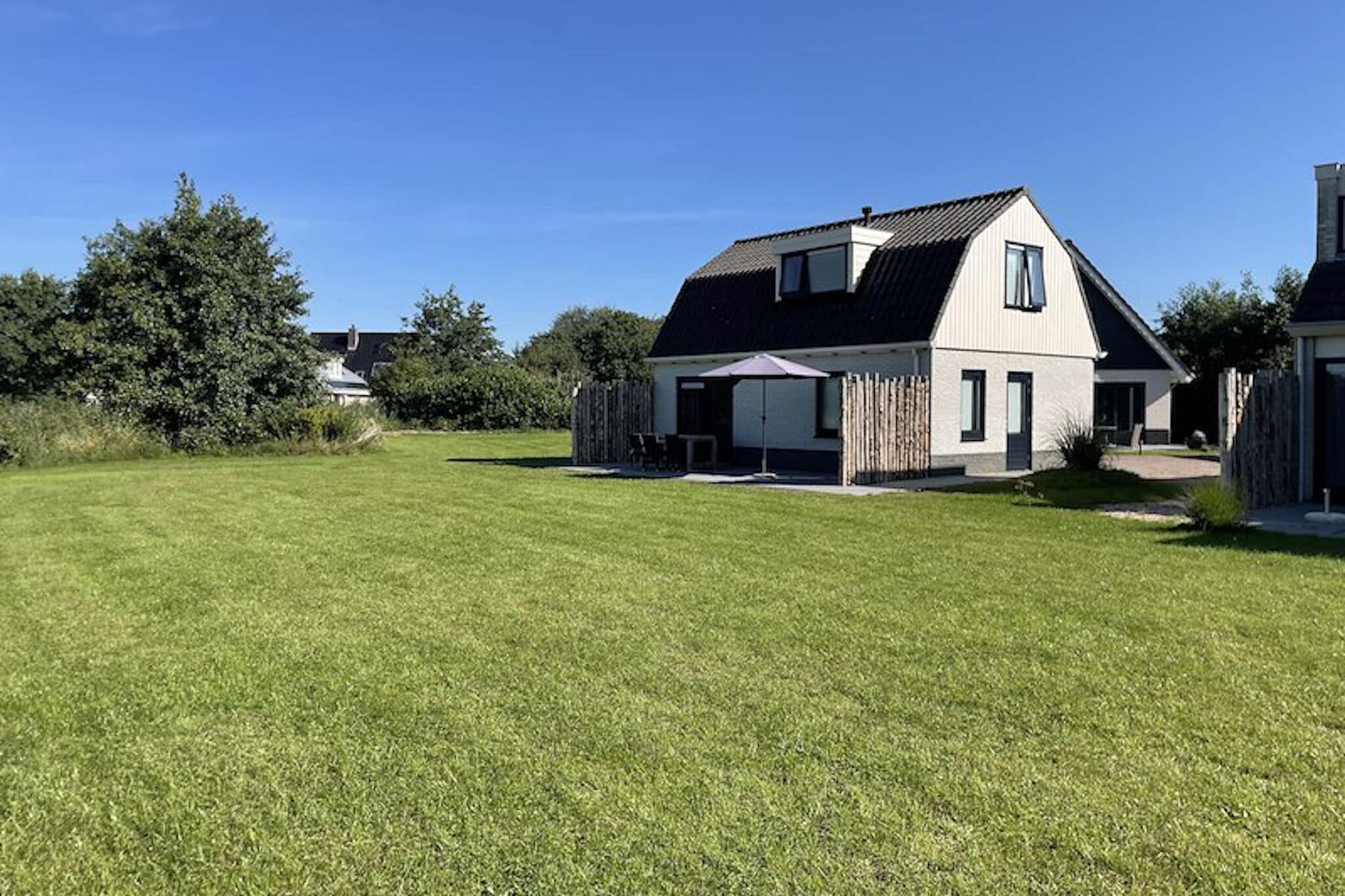 Detached house with nice view located on Texel