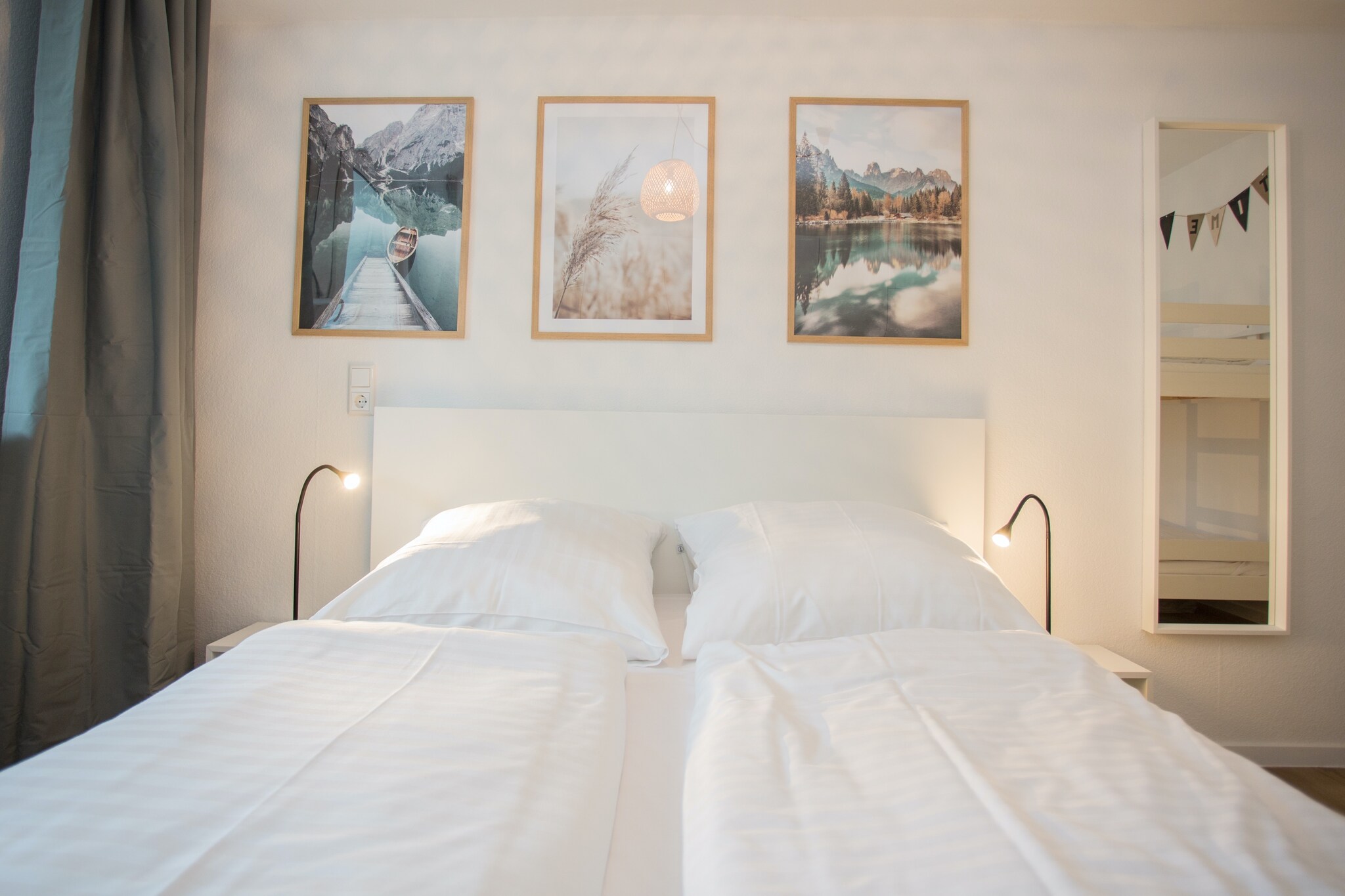 On the 3rd floor: (open kitchen(electric kettle, toaster, cooker(4 ring stoves), coffee machine(cups, filter), oven, dishwasher, fridge(+ freezer)), Living/diningroom(TV(flatscreen), dining table), bedroom(double bed(160 x 200 cm), bunk bed(90 x 200 cm)), bathroom(shower, washbasin, toilet), Landing)\n\nski storage, garage, cot, balcony, bicycle storage, high chair