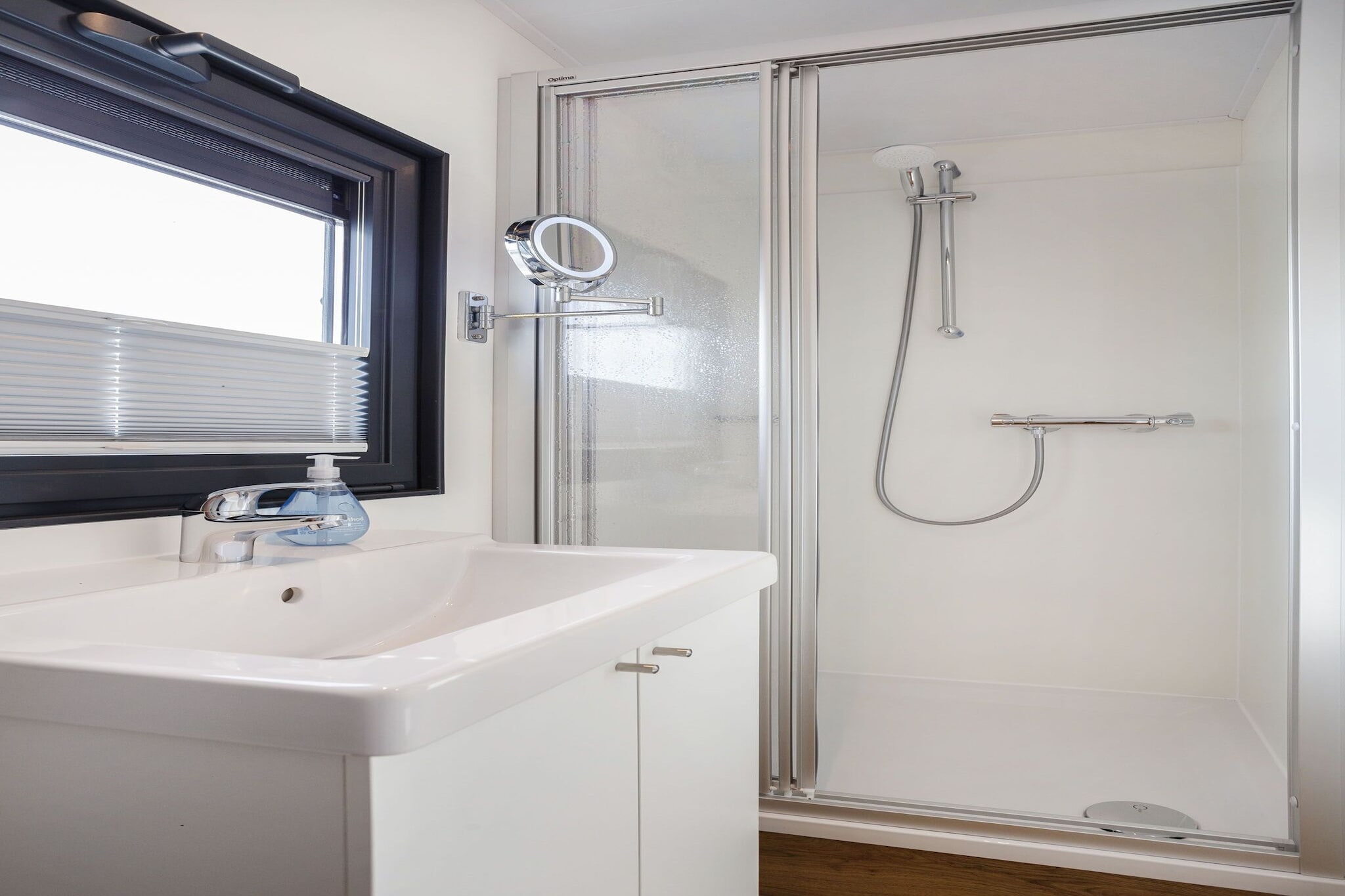 Houseboat Agua Dolce-Badkamer