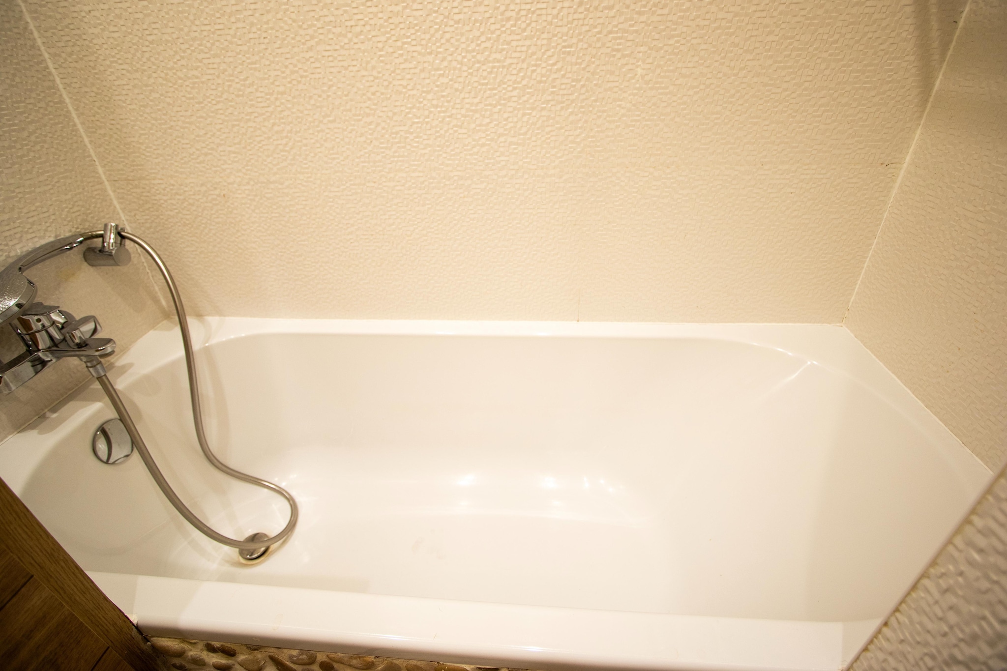 Clement at Sea-Bathroom