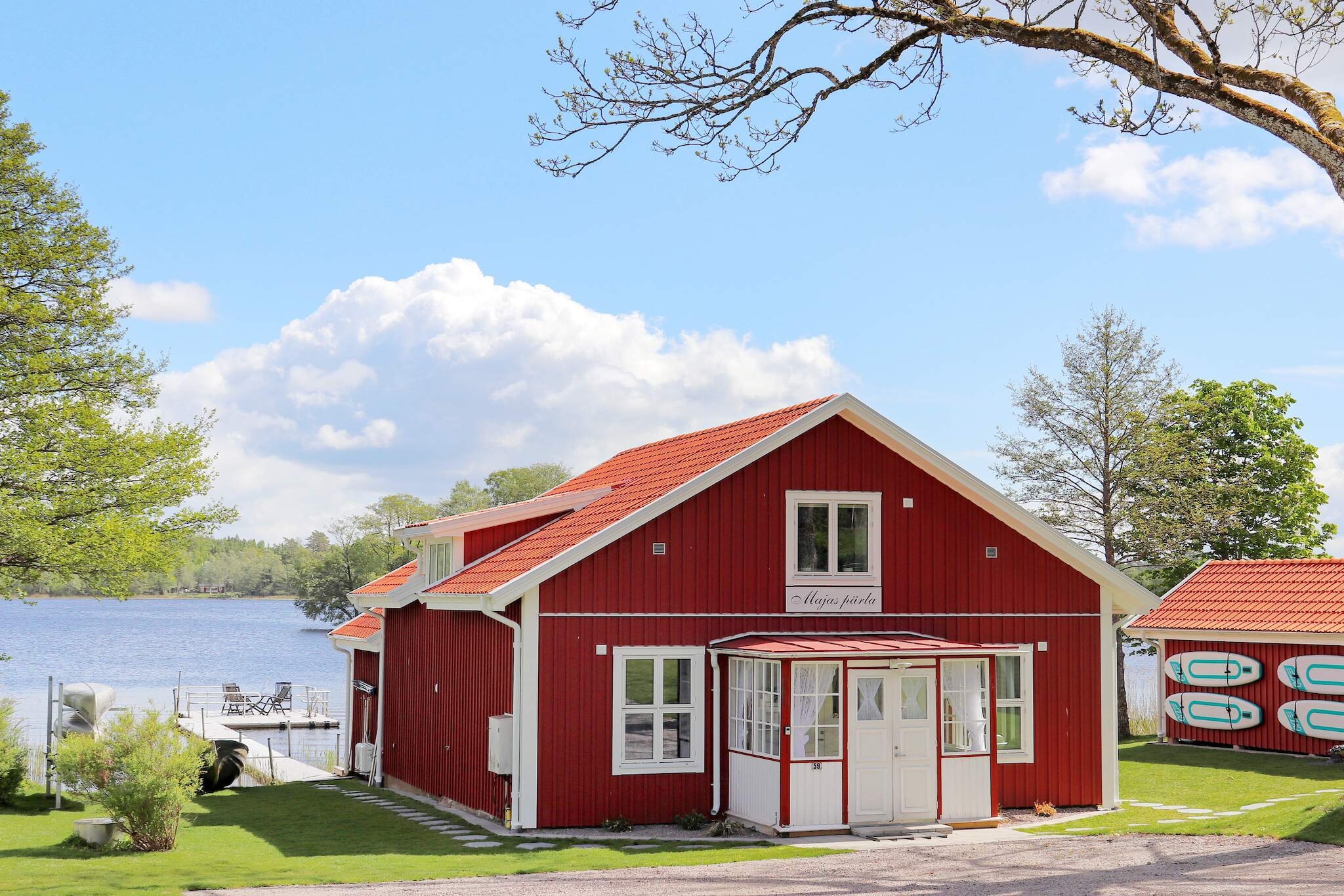 Internet Access DSL, open kitchen(cooker(electric), hood, coffee machine, microwave, dishwasher, freezer(100-139L), fridge-freezer), Living/bed room(TV(german television channels, swedish TV channels)), bedroom(double bed, 2x bunk bed), bedroom(single bed, double bed), bedroom(double bed, 2x bunk bed), bedroom(single bed, double bed), bathroom(washbasin, shower, toilet, fitness equipment), bathroom(washbasin, shower, toilet), bathroom(washbasin, shower, toilet), bathroom(washbasin, shower, toilet), conservatory(garden furniture, BBQ), tumble dryer, sauna(indoor, 14 persons), toilet, washing machine, heating(electric), air to air heatpump