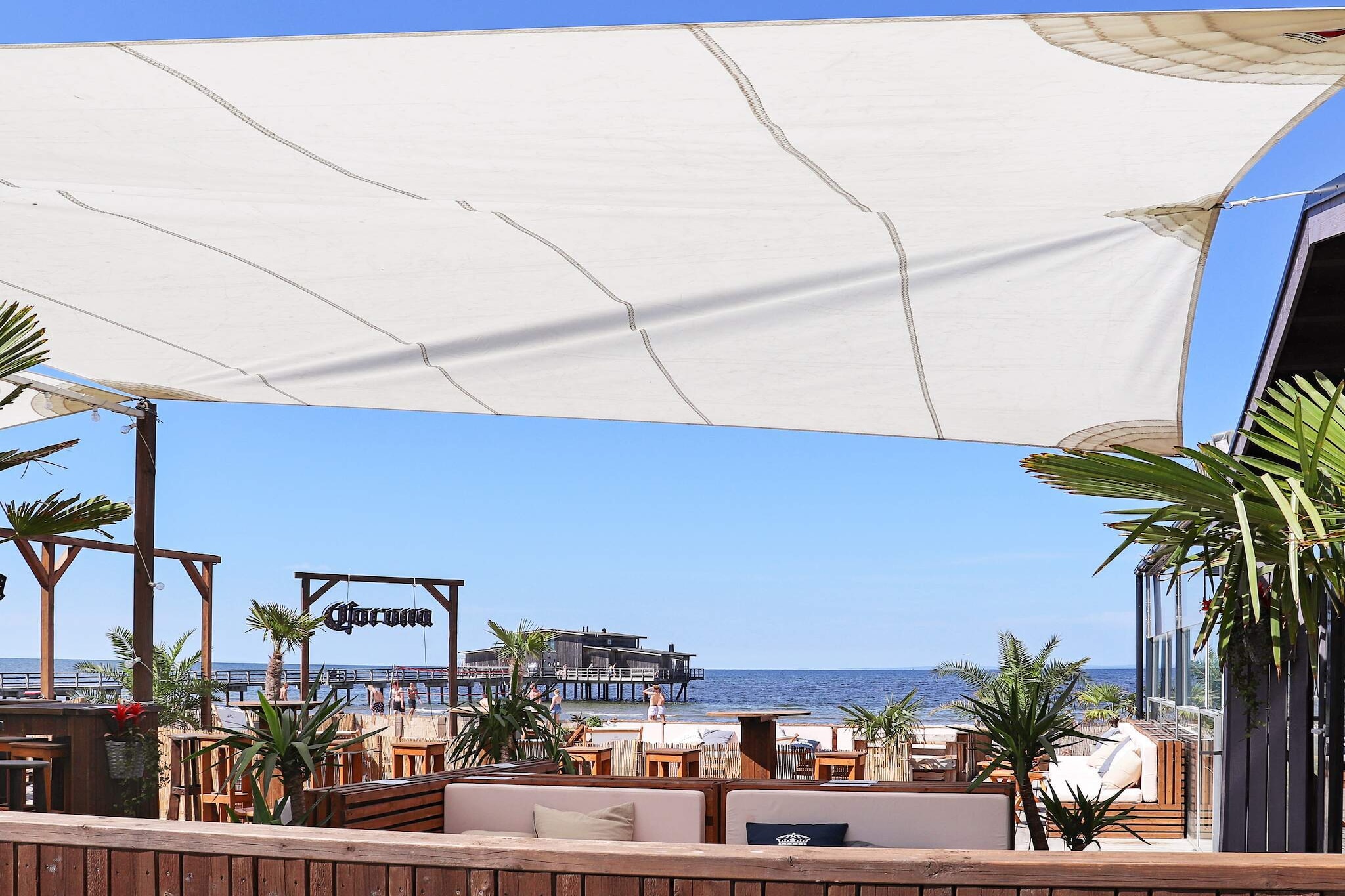 Internet Access DSL, Kitchen(cooker(electric), hood, coffee machine, microwave, dishwasher, fridge-freezer), Living/bed room(TV(cable), netflix), bedroom(double bed), bedroom(2x single bed), bedroom(2x single bed), bedroom(2x single bed), bathroom(washbasin, shower, toilet, washing machine), bathroom(bathtub or shower, washbasin, toilet), conservatory, heating(electric), garden, garden furniture, BBQ, parking