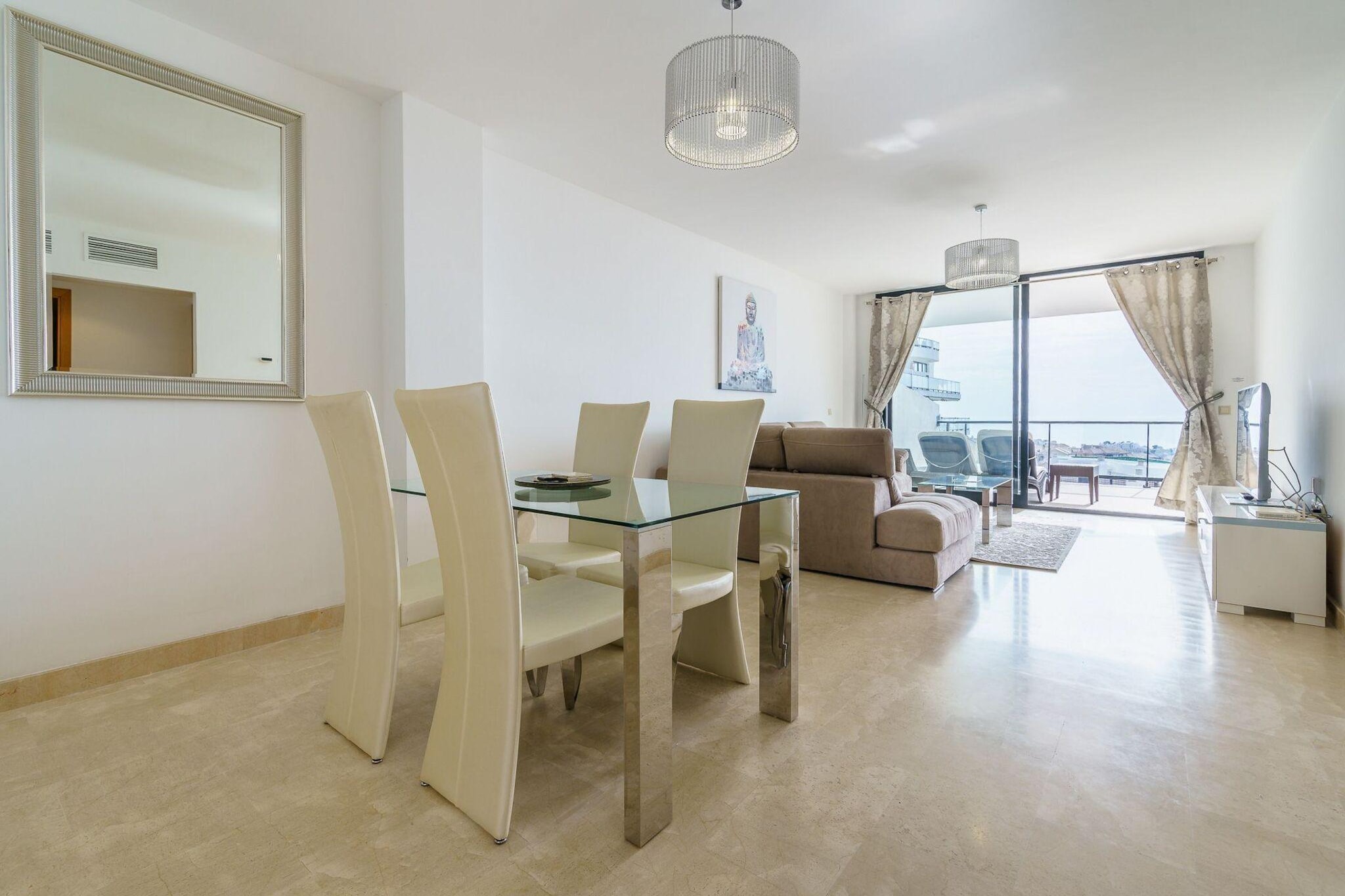 CT 167 - Hollywood Hills in Riviera del Sol-Eetkamer