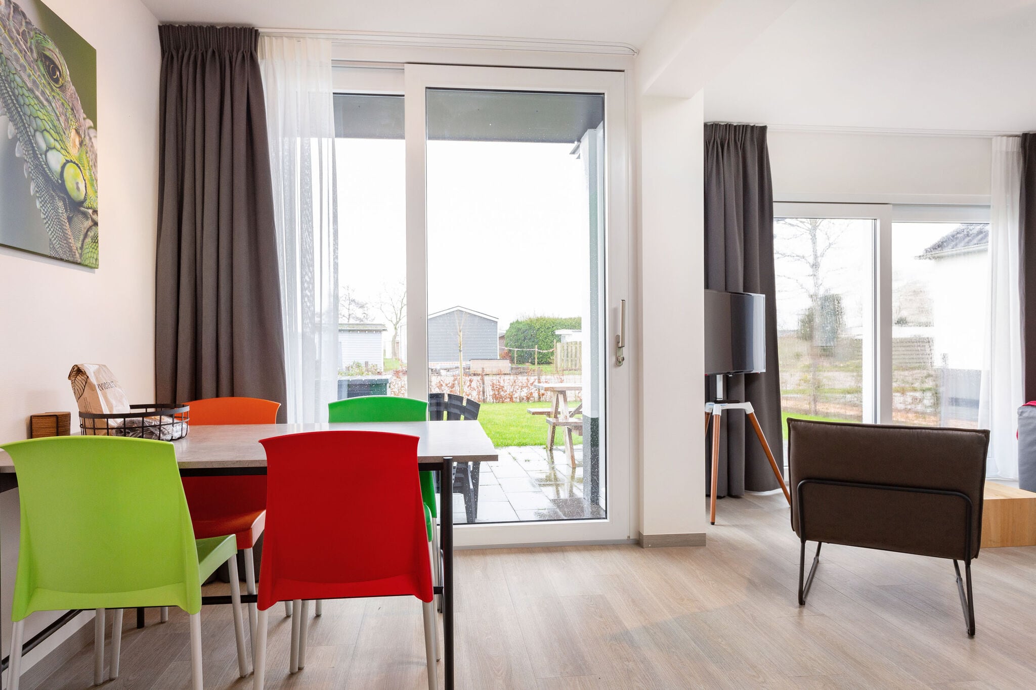 Appartement moderne situé directement sur le Sneekermeer