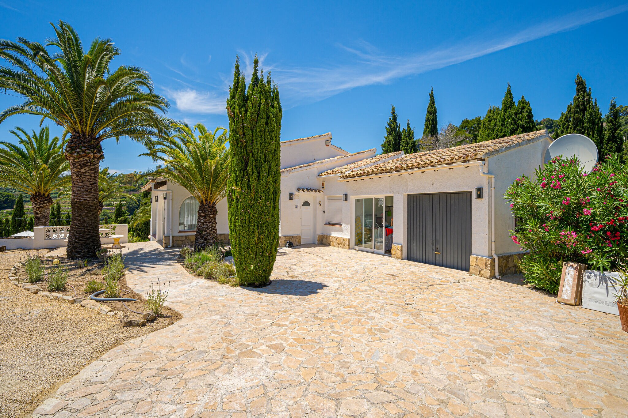 Beautiful villa in Comunidad Valenciana with lots of privacy